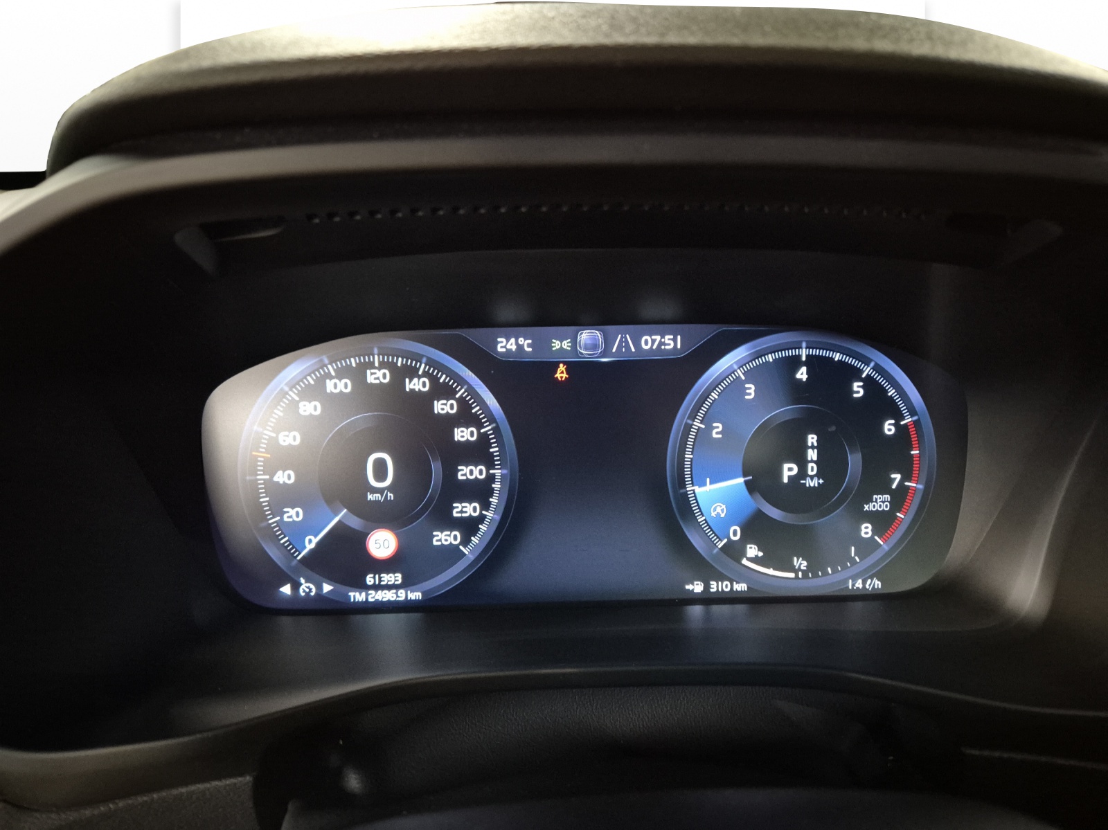 VOLVO XC40 1.5 T3 Momentum Light-image-12
