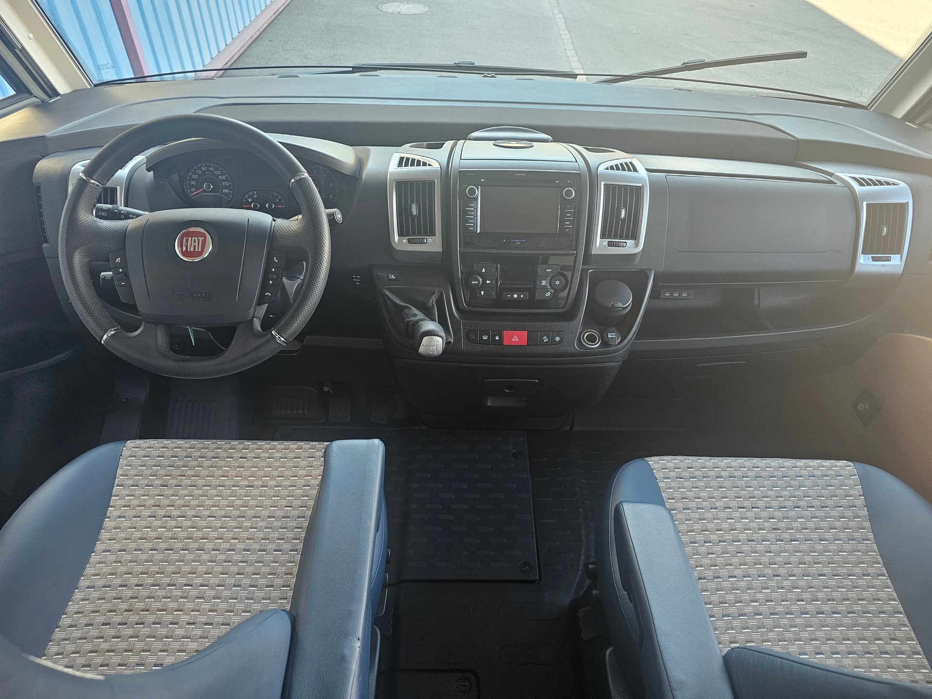 FIAT LMC 675 G Expedition Sportline ( mit Aufbauklimaanlage )-image-13