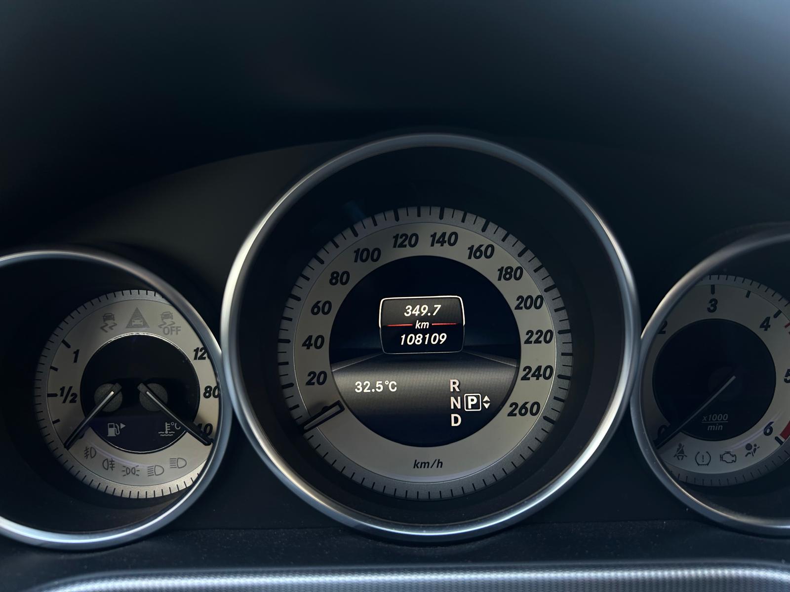 MERCEDES-BENZ E 350 BlueTEC Elégance 4Matic 7G-Tronic-image-13