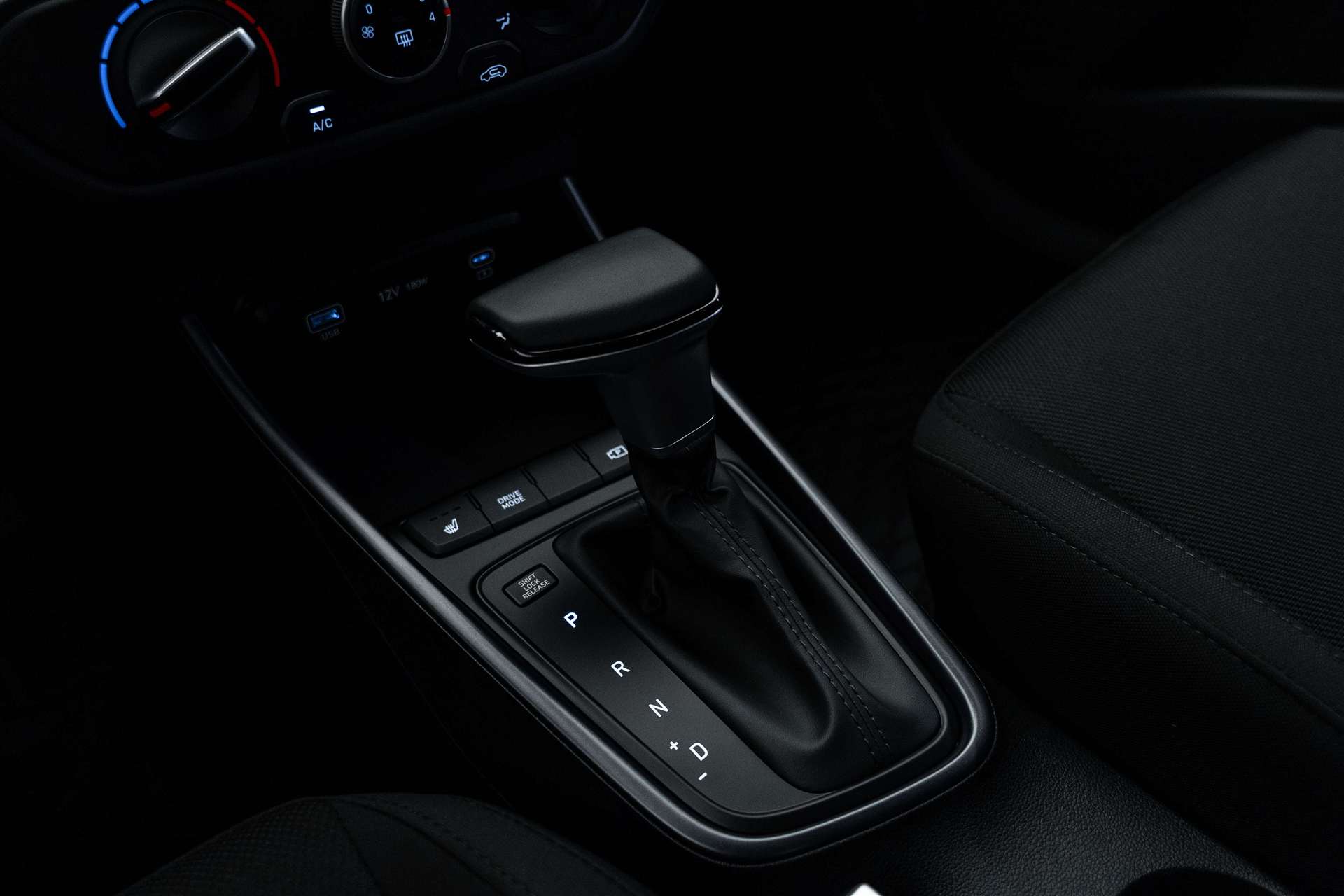 HYUNDAI i20 1.0 T-GDi Comfort DCT-Automat-image-21