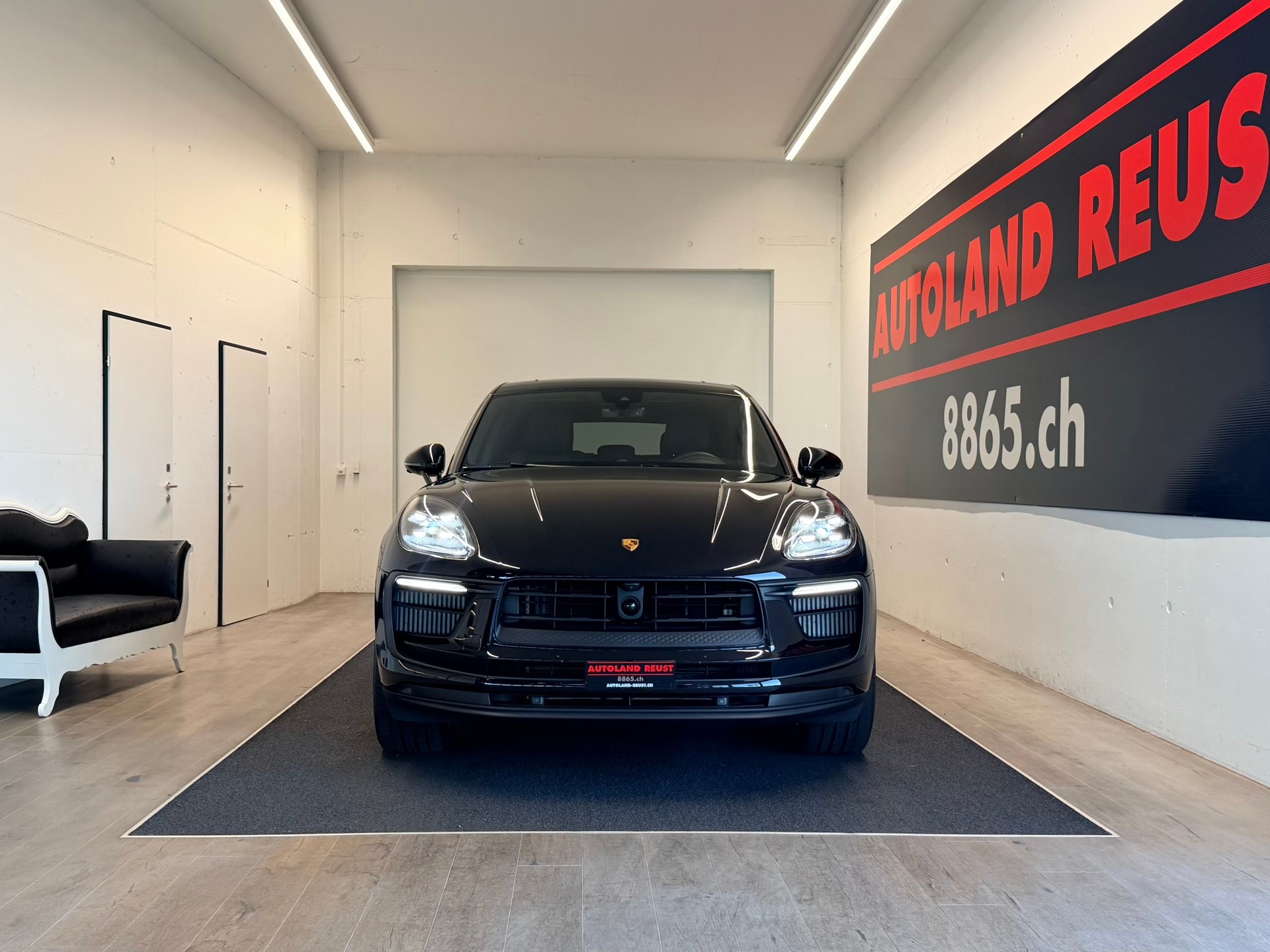 PORSCHE Macan S PDK-showroom-element-1