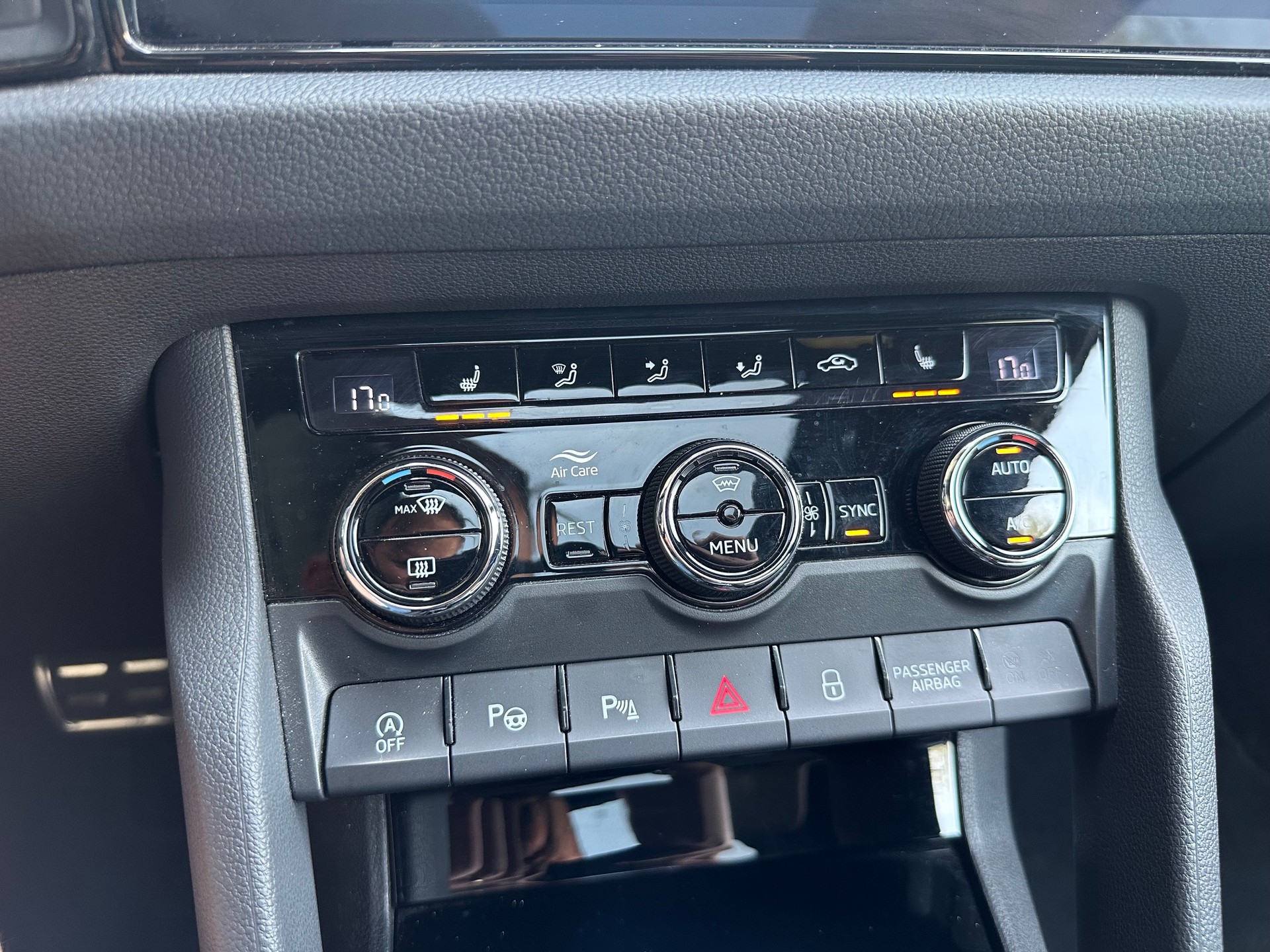 SKODA Kodiaq 2.0 TSI 4x4 SportLine-image-22