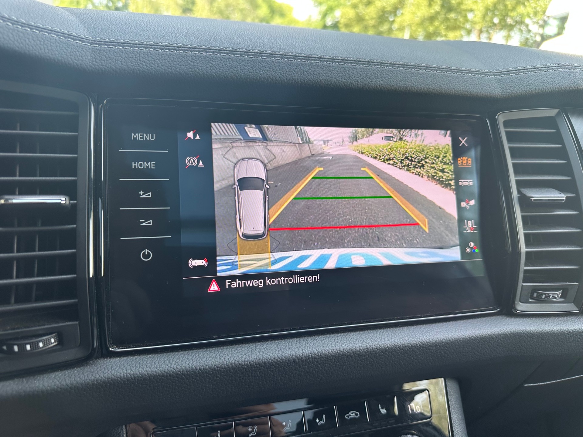 SKODA Kodiaq 2.0 TSI 4x4 SportLine-image-23
