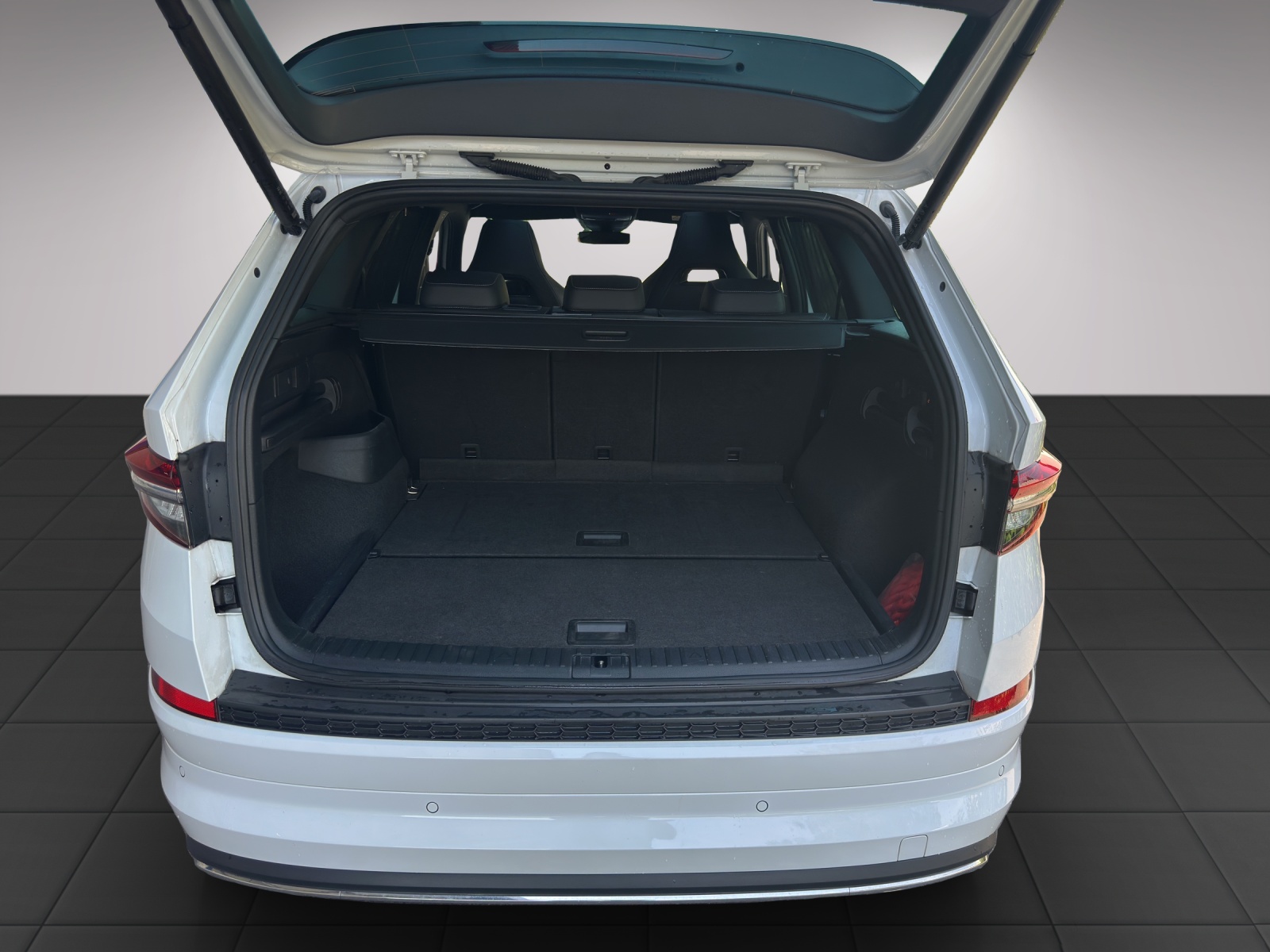 SKODA Kodiaq 2.0 TSI 4x4 SportLine-image-15