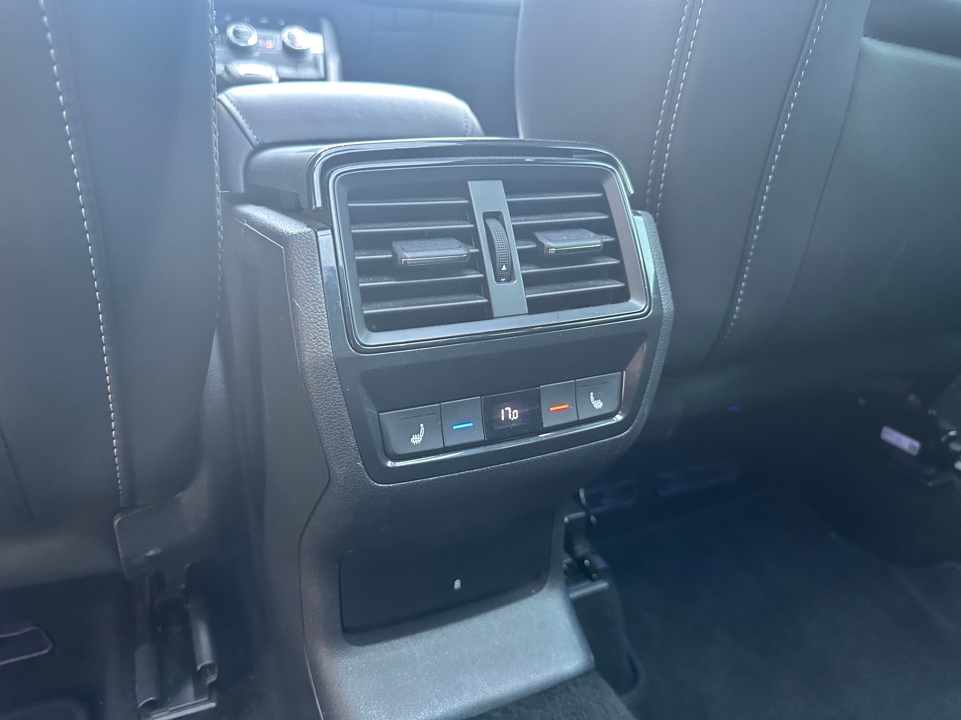 SKODA Kodiaq 2.0 TSI 4x4 SportLine-image-18