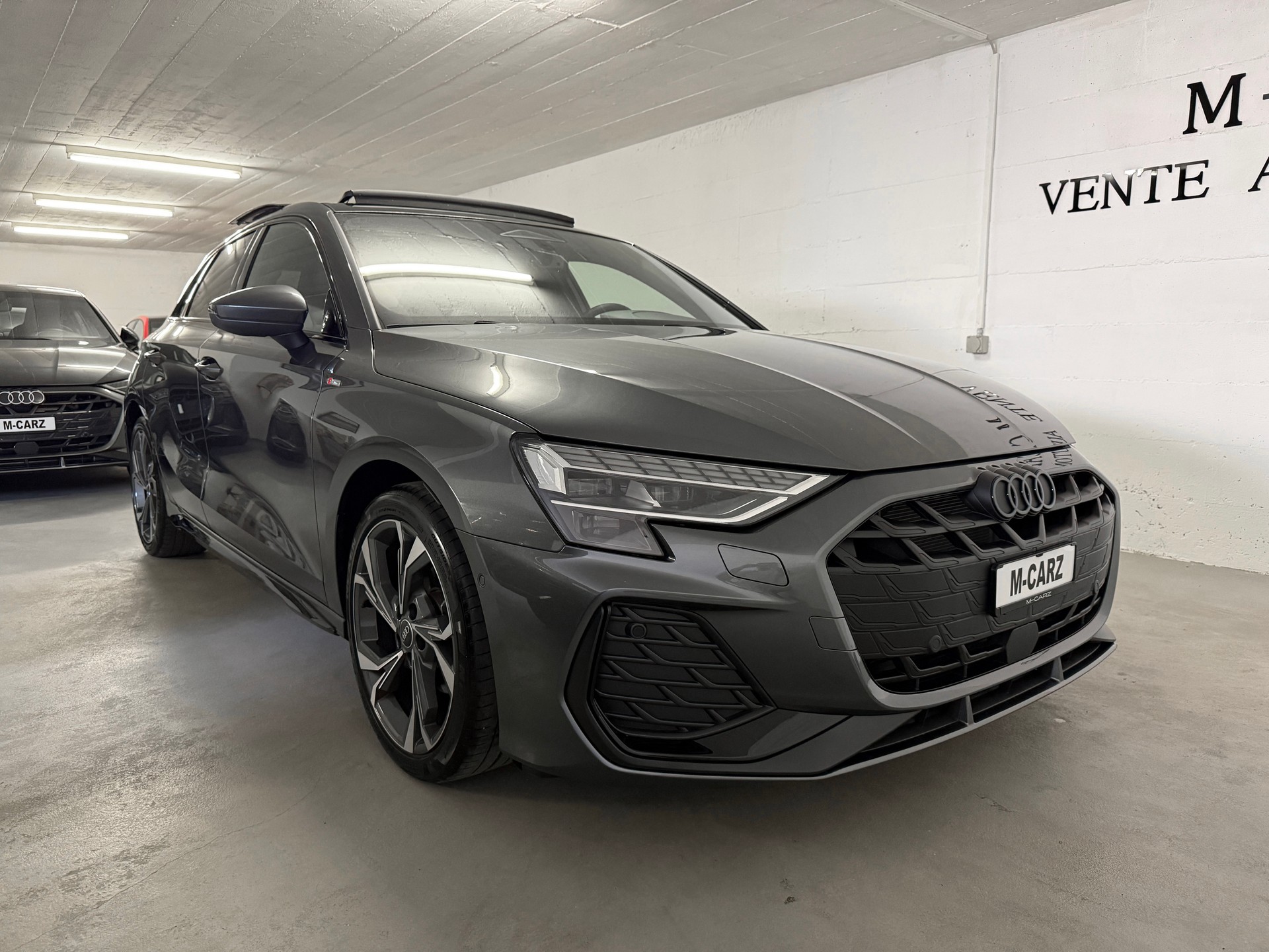 AUDI A3 Sportback TFSI 110 kW S line S tronic *Full options* *Garantie Audi 08/2027*-image-3