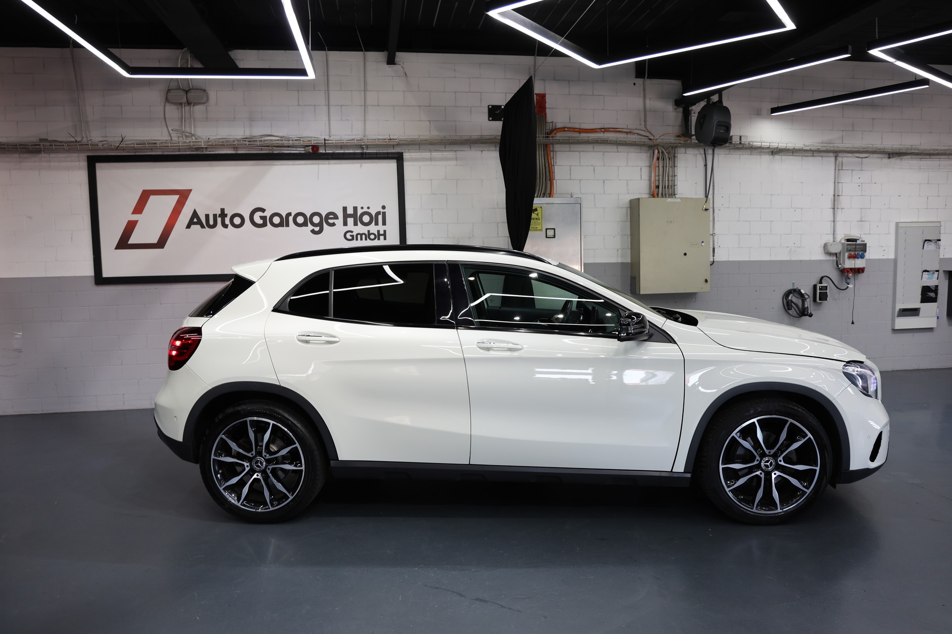 MERCEDES-BENZ GLA 200 Night Star 7G-DCT-image-6