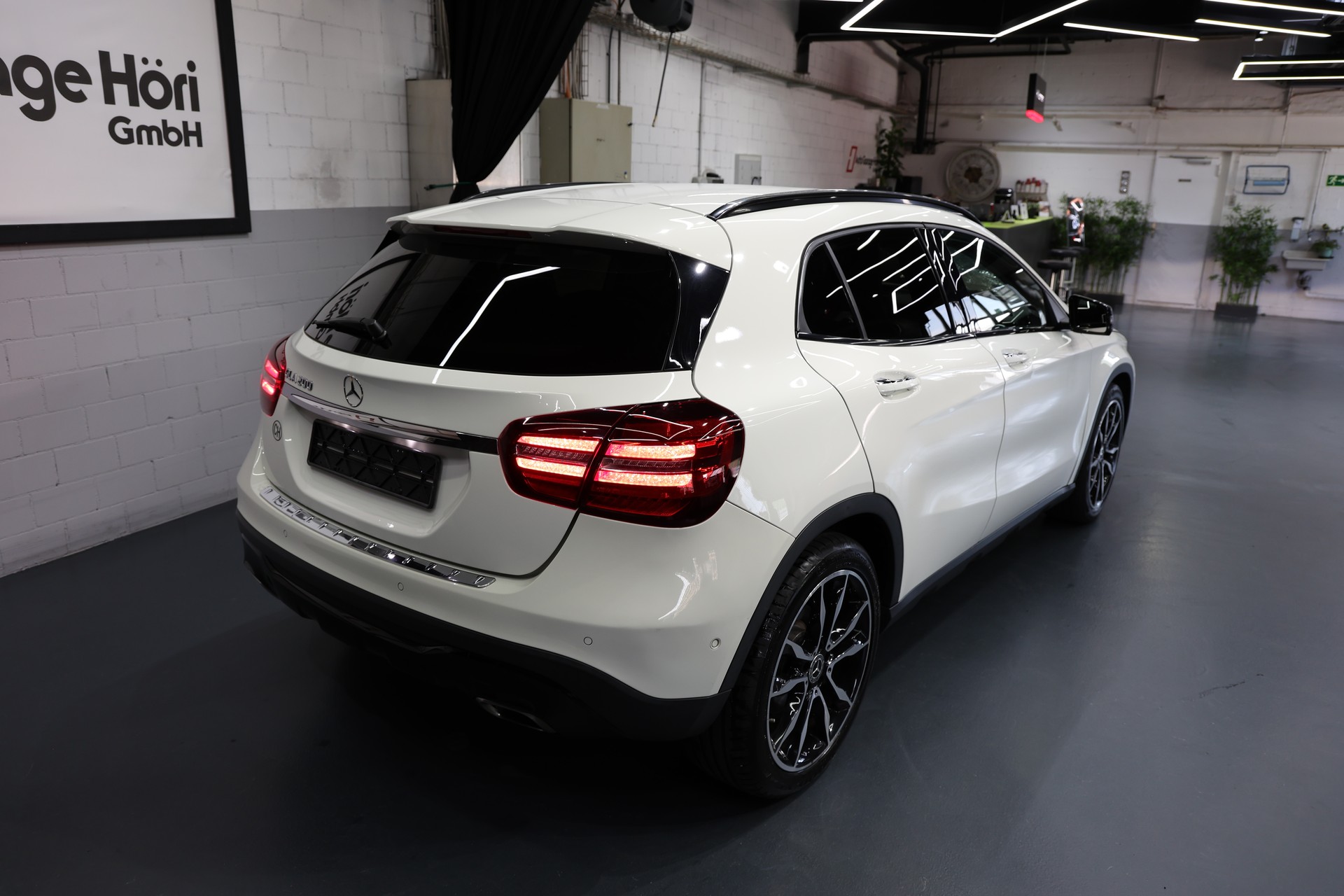 MERCEDES-BENZ GLA 200 Night Star 7G-DCT-image-7