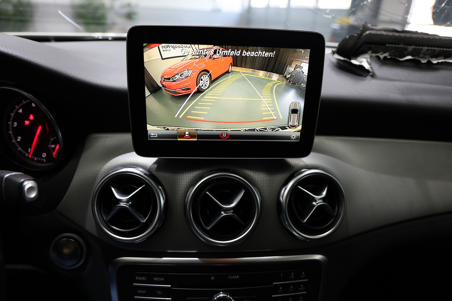 MERCEDES-BENZ GLA 200 Night Star 7G-DCT-image-2