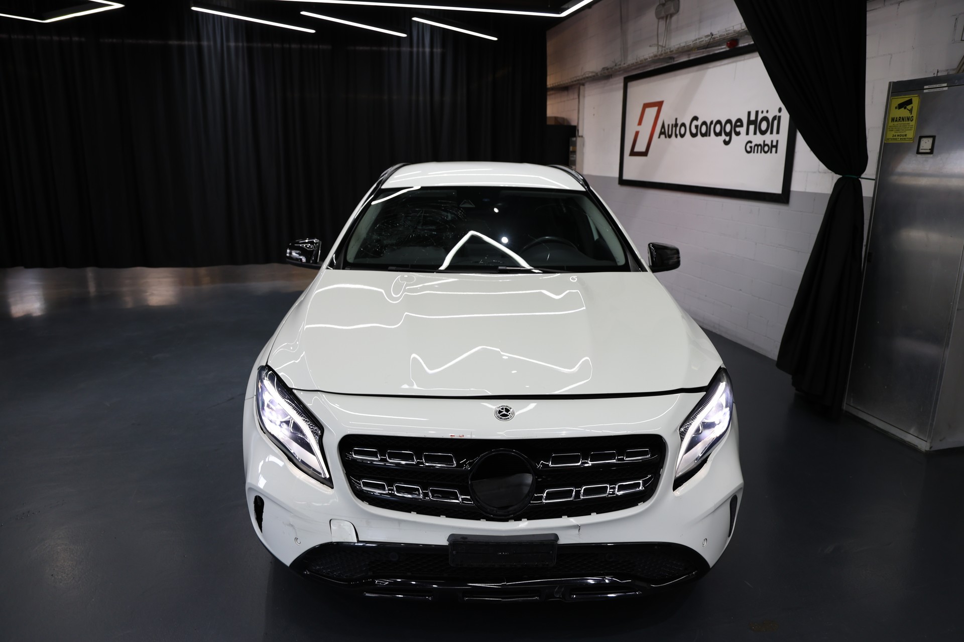 MERCEDES-BENZ GLA 200 Night Star 7G-DCT-image-3