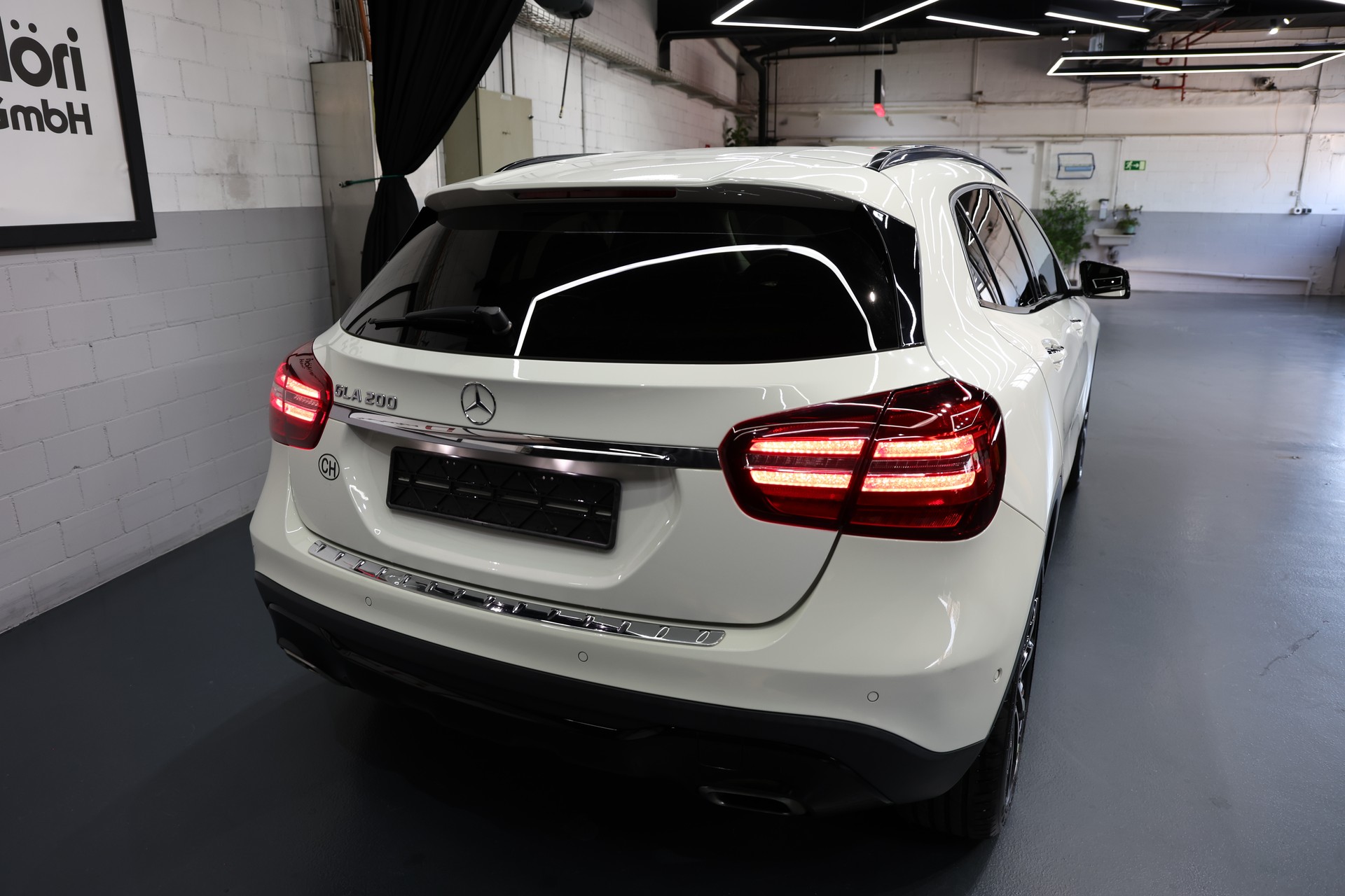 MERCEDES-BENZ GLA 200 Night Star 7G-DCT-image-8