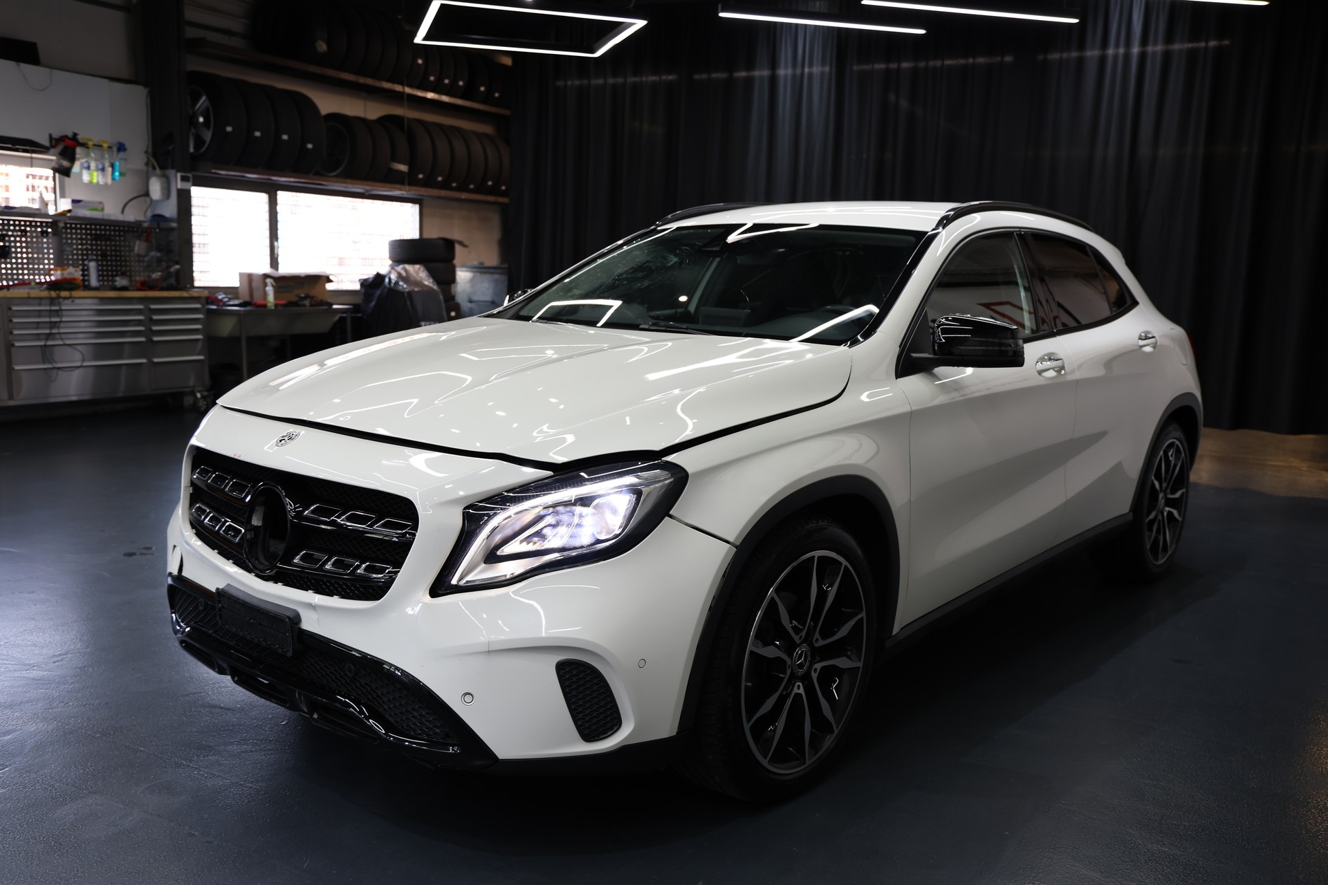 MERCEDES-BENZ GLA 200 Night Star 7G-DCT-image-0