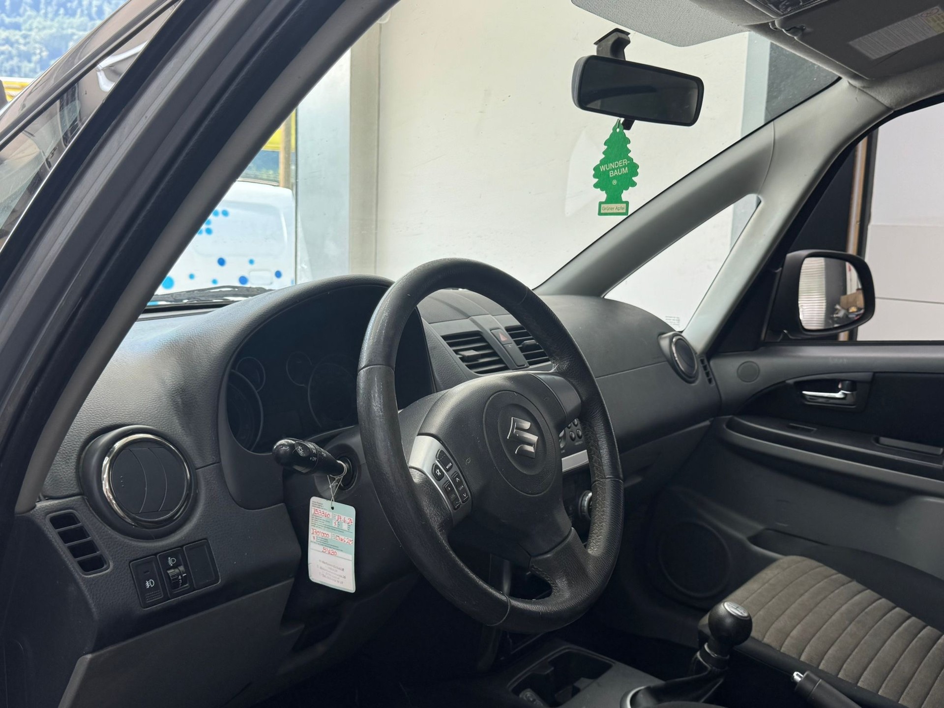 SUZUKI SX4 1.6 16V GL Top Barry 4WD-image-13