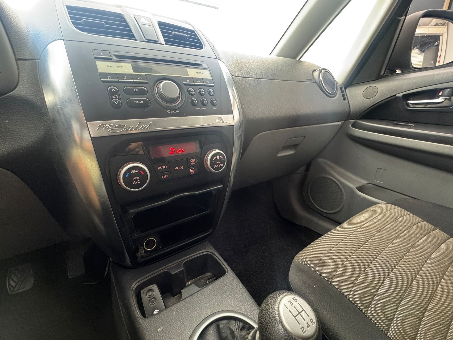 SUZUKI SX4 1.6 16V GL Top Barry 4WD-image-6