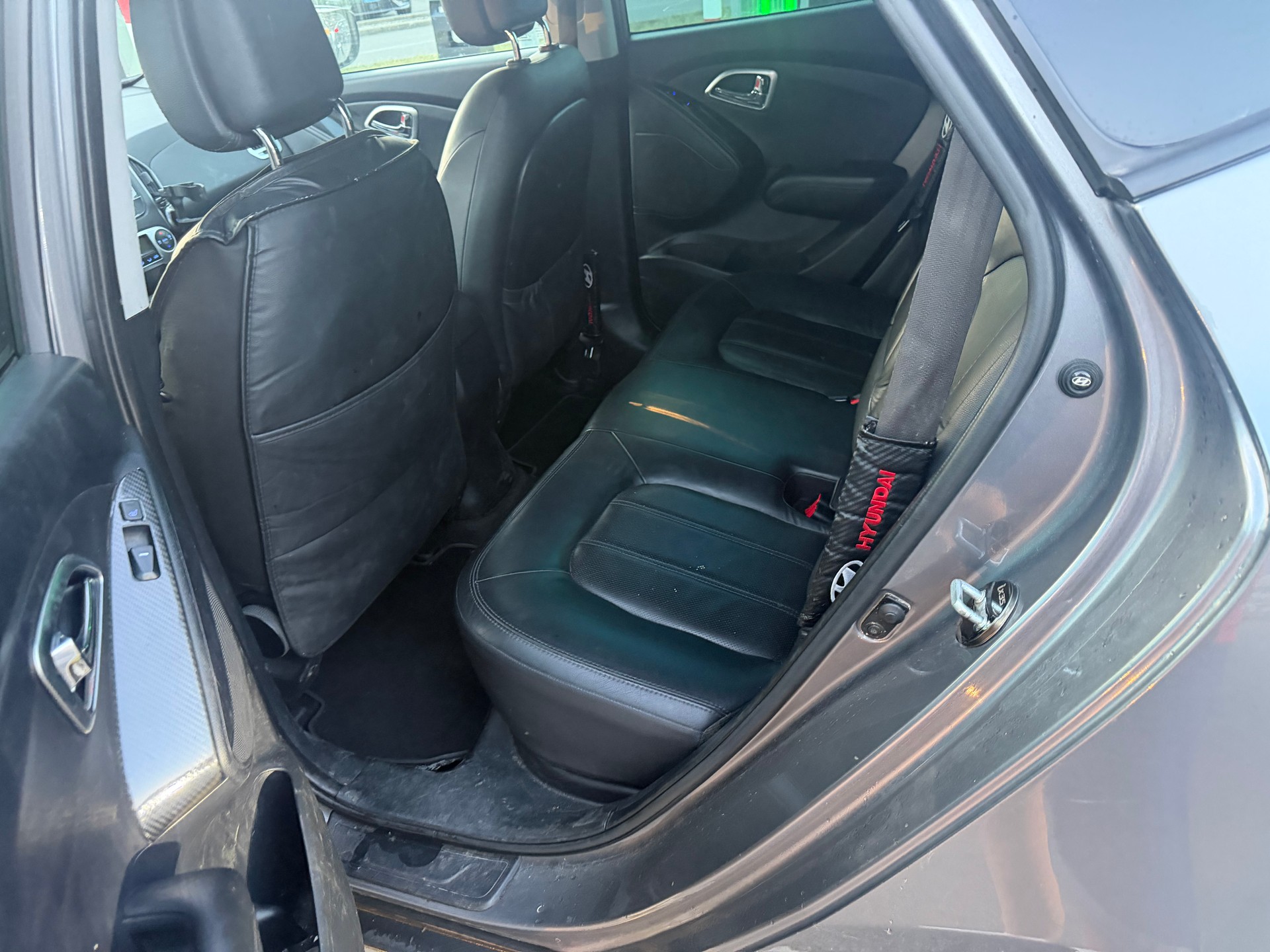 HYUNDAI iX 35 2.0 CRDi Style 4WD Automatic-image-4