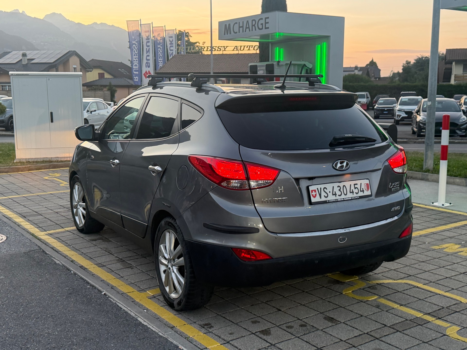 HYUNDAI iX 35 2.0 CRDi Style 4WD Automatic-image-2