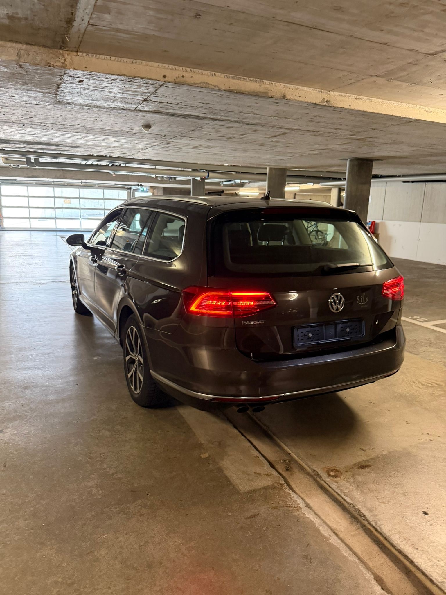 VW Passat Variant 2.0 TDI BMT Comfortline DSG 4Motion-image-5