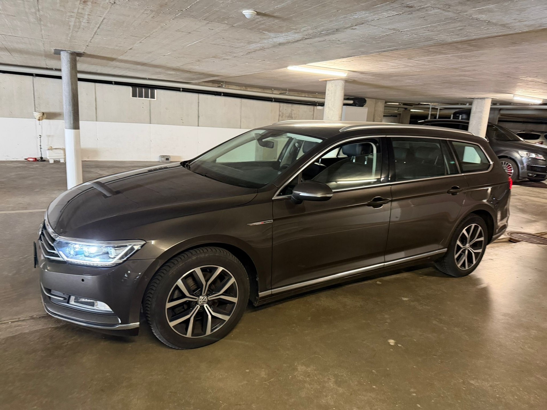 VW Passat Variant 2.0 TDI BMT Comfortline DSG 4Motion-image-6