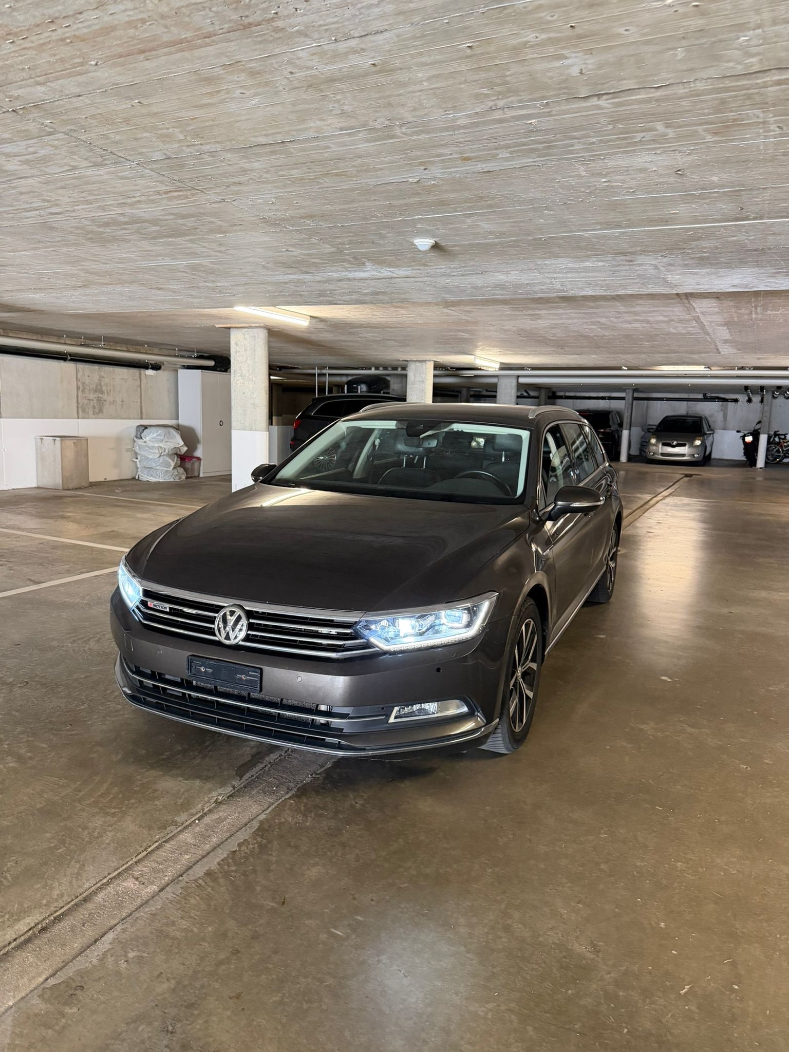 VW Passat Variant 2.0 TDI BMT Comfortline DSG 4Motion-image-1