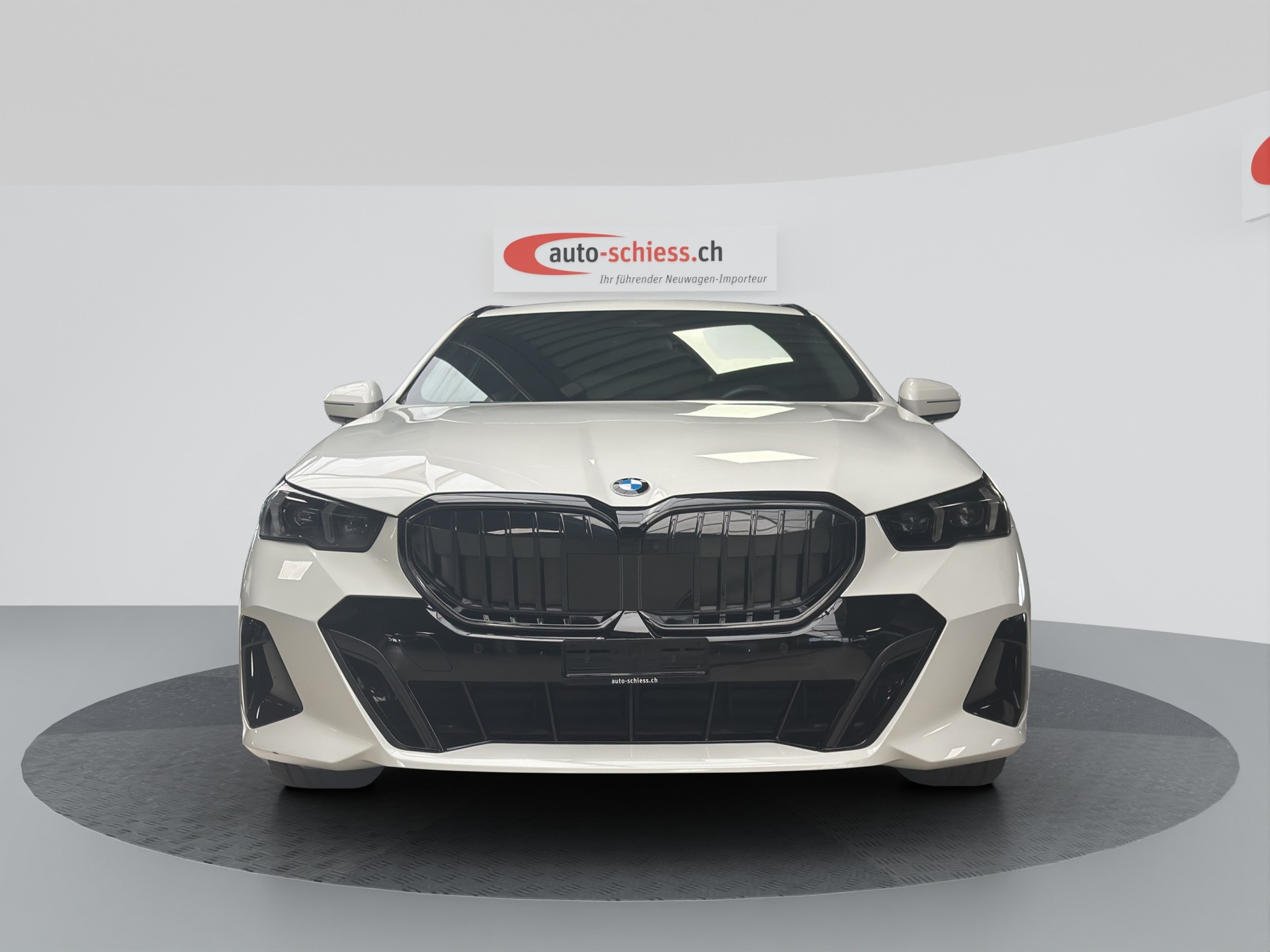 BMW 520d xDrive 48V Touring M Sport Pro Steptronic-image-1
