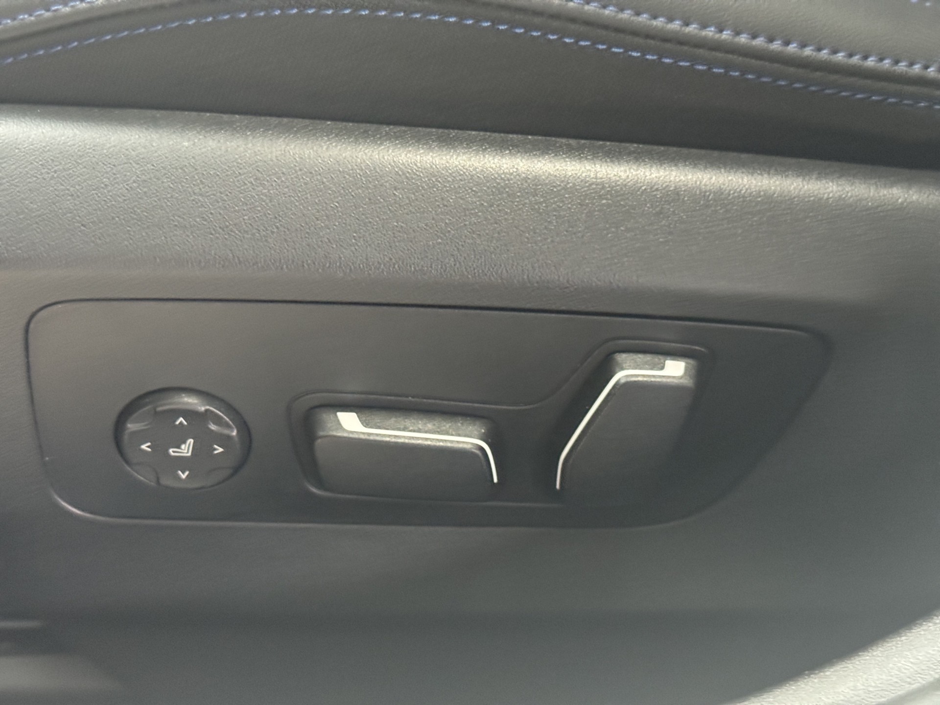 BMW 520d xDrive 48V Touring M Sport Pro Steptronic-image-9