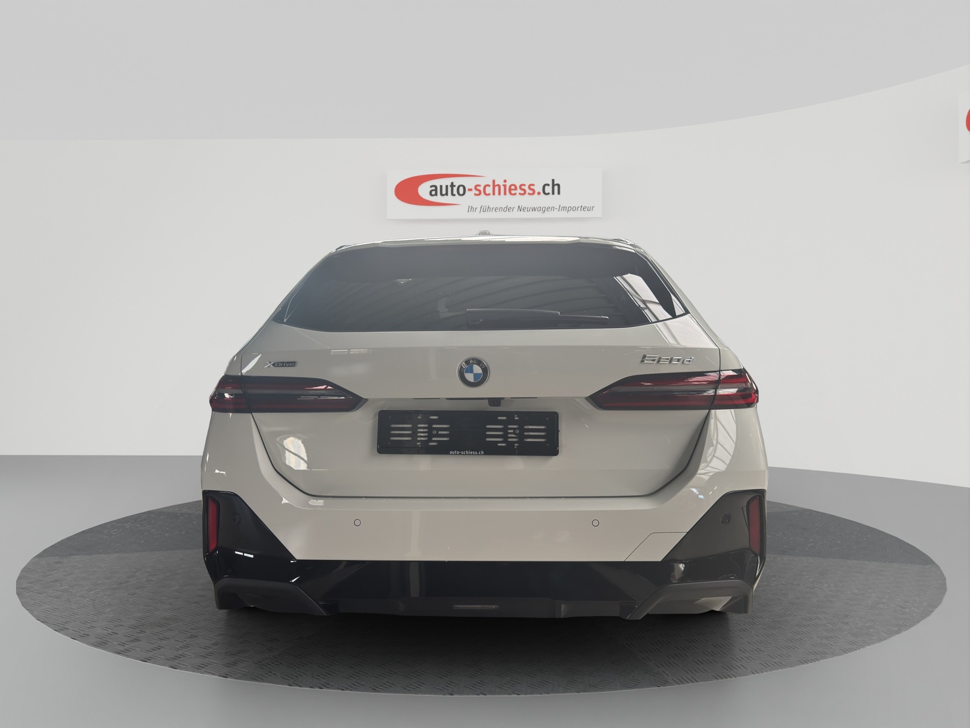 BMW 520d xDrive 48V Touring M Sport Pro Steptronic-image-3