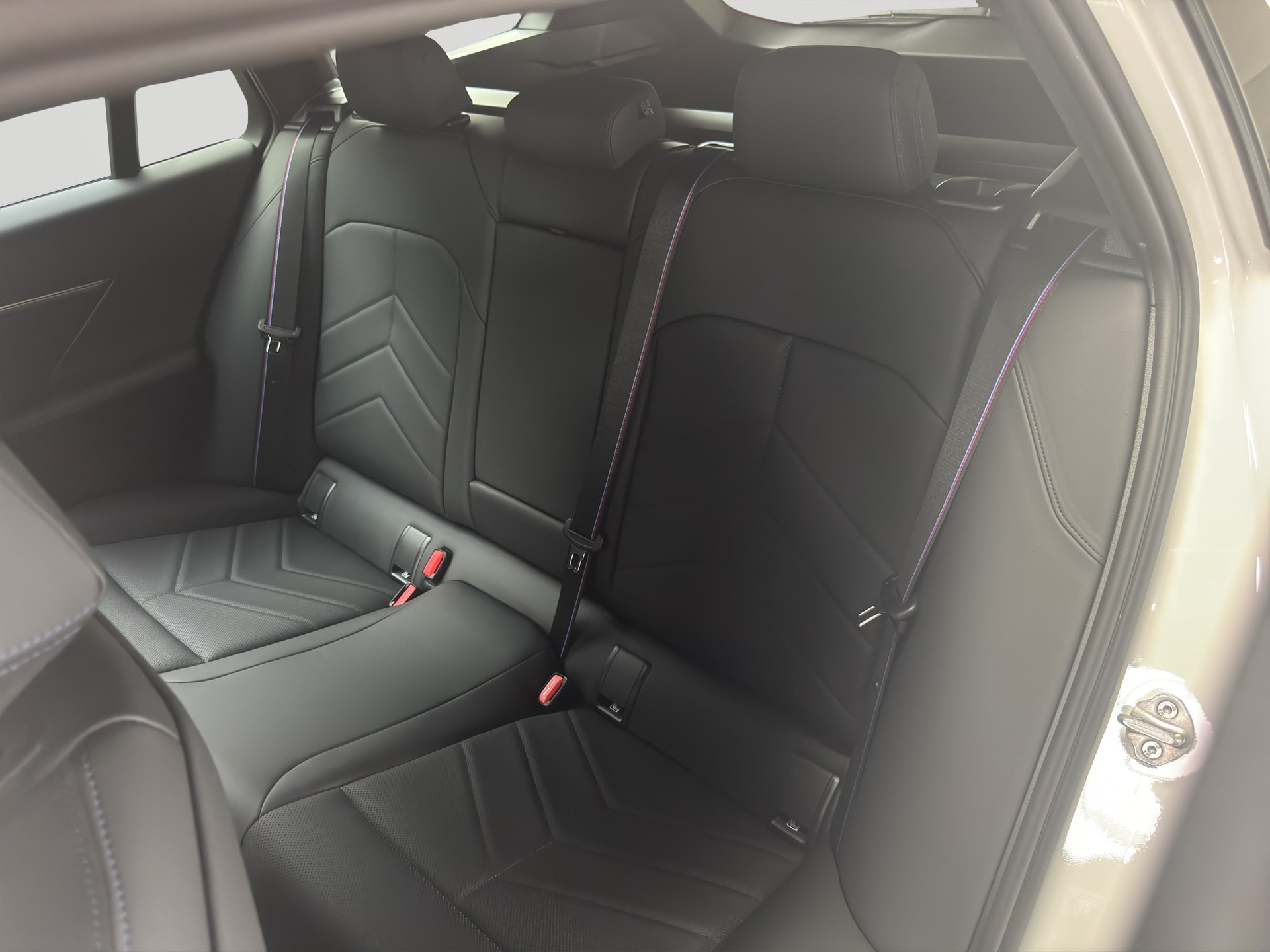 BMW 520d xDrive 48V Touring M Sport Pro Steptronic-image-7
