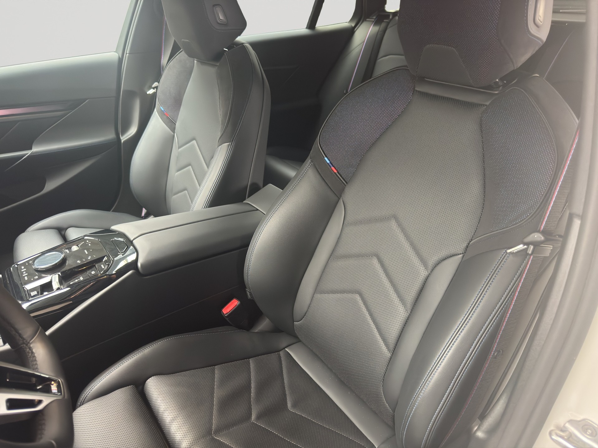 BMW 520d xDrive 48V Touring M Sport Pro Steptronic-image-5