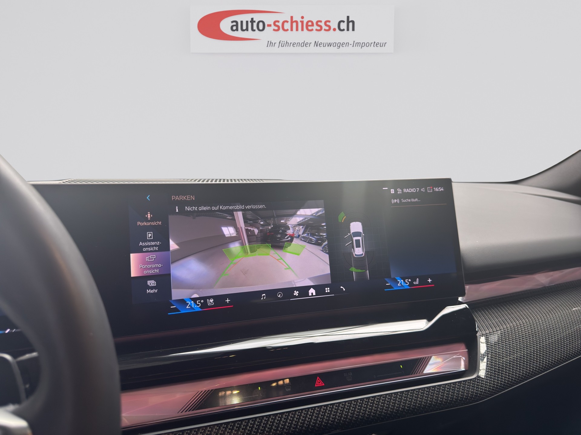 BMW 520d xDrive 48V Touring M Sport Pro Steptronic-image-13