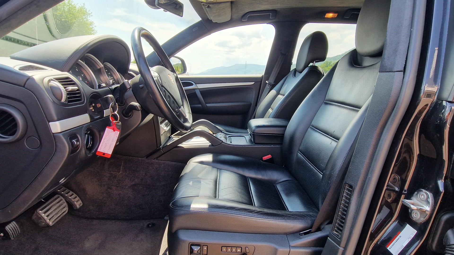 PORSCHE Cayenne Turbo-image-5