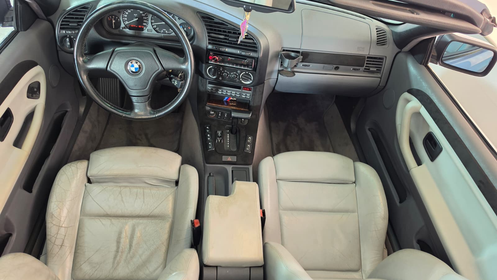 BMW E36 325i Cabrio, TOP FAHRZEUG, FRISCH AB SERVICE UND FRISCH AB MFK OPTISCH UND TECHNISCH EINWANDFREI LIEBHABER FAHRZEUG.-image-8