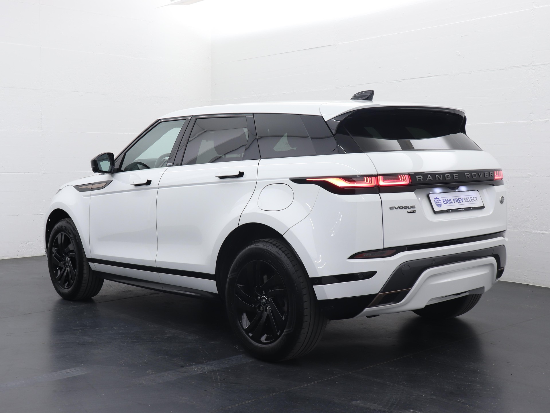 LAND ROVER Range Rover Evoque 1.5 T 300e R-Dynamic S-image-7