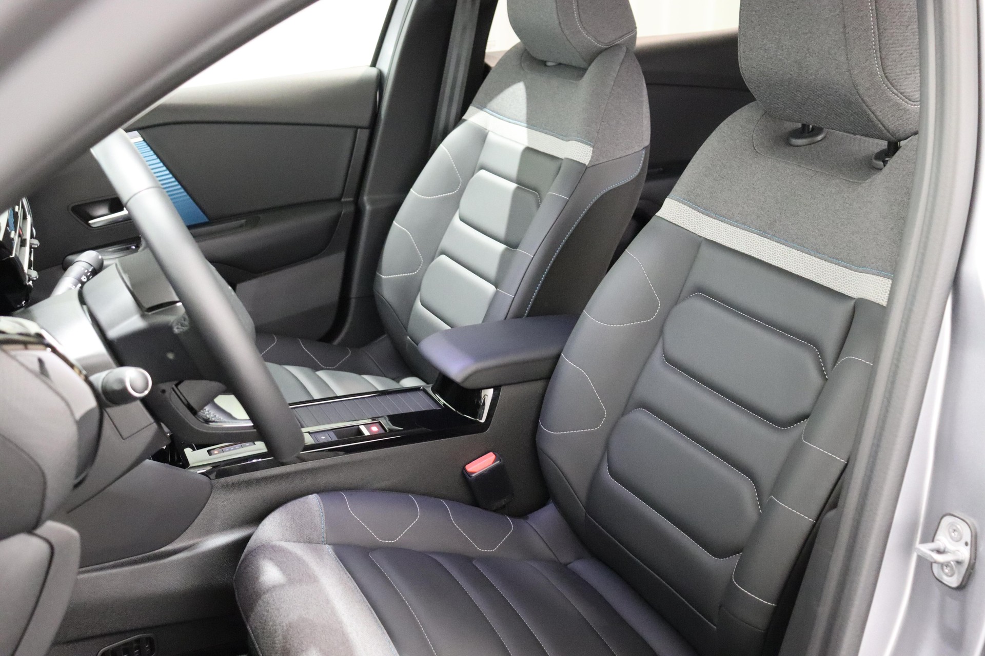 CITROEN e-C4 Shine-image-4