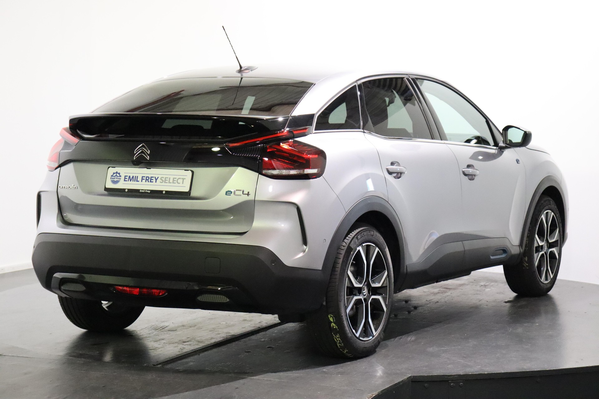 CITROEN e-C4 Shine-showroom-element-2