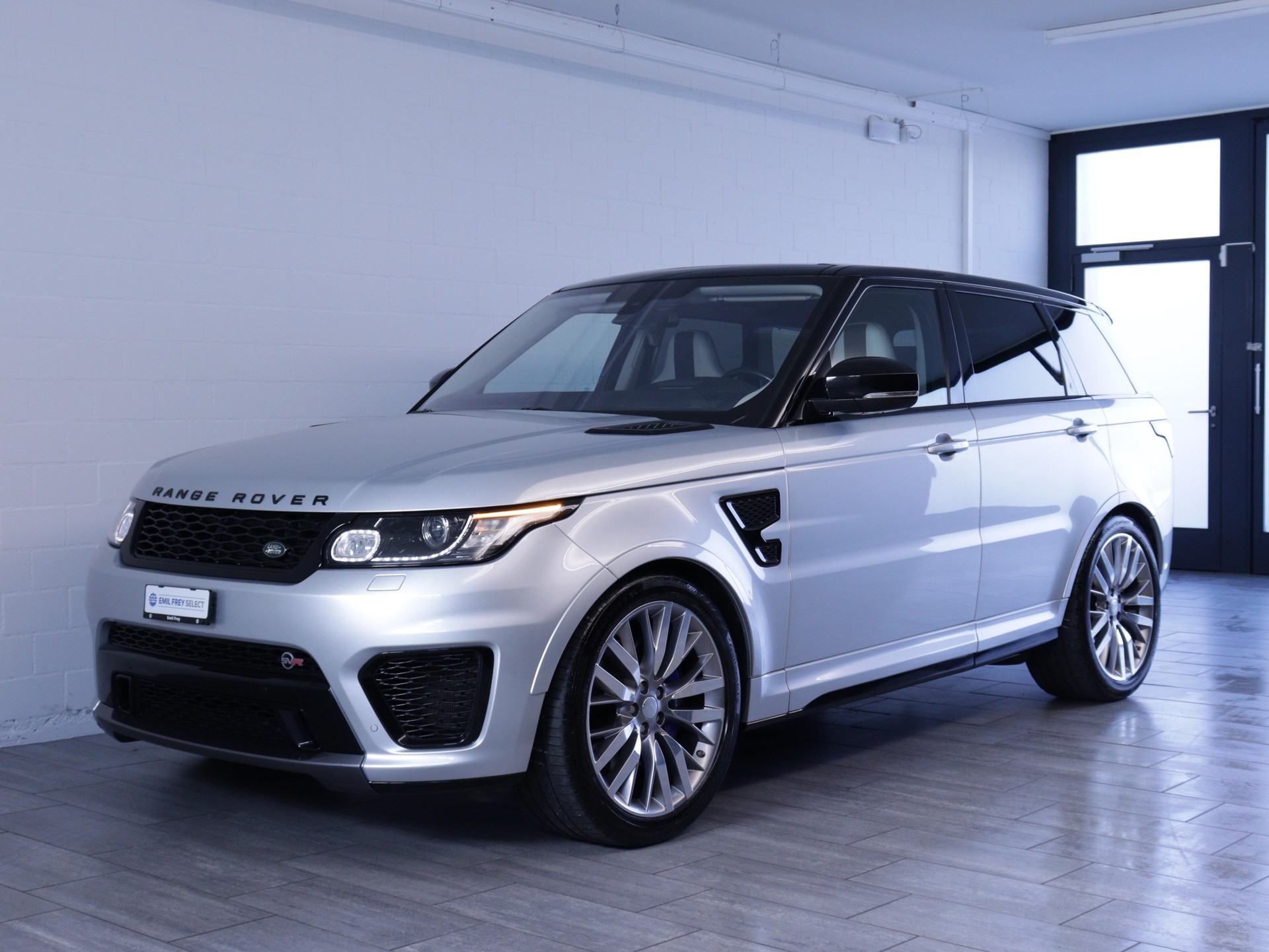 LAND ROVER Range Rover Sport 5.0 V8 SC SVR-image-0