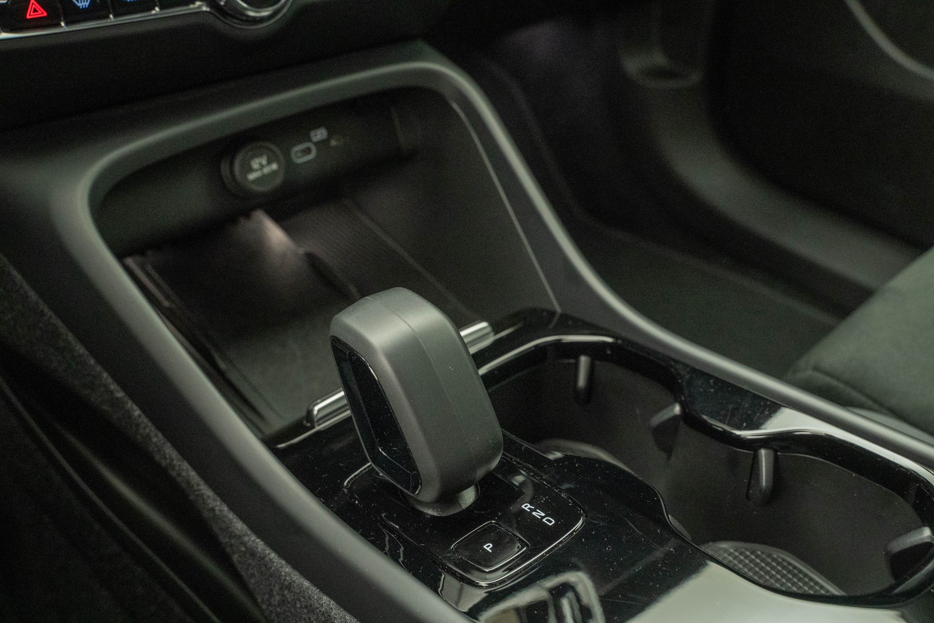 VOLVO C40 P8 Twin Recharge Ultimate AWD-image-10