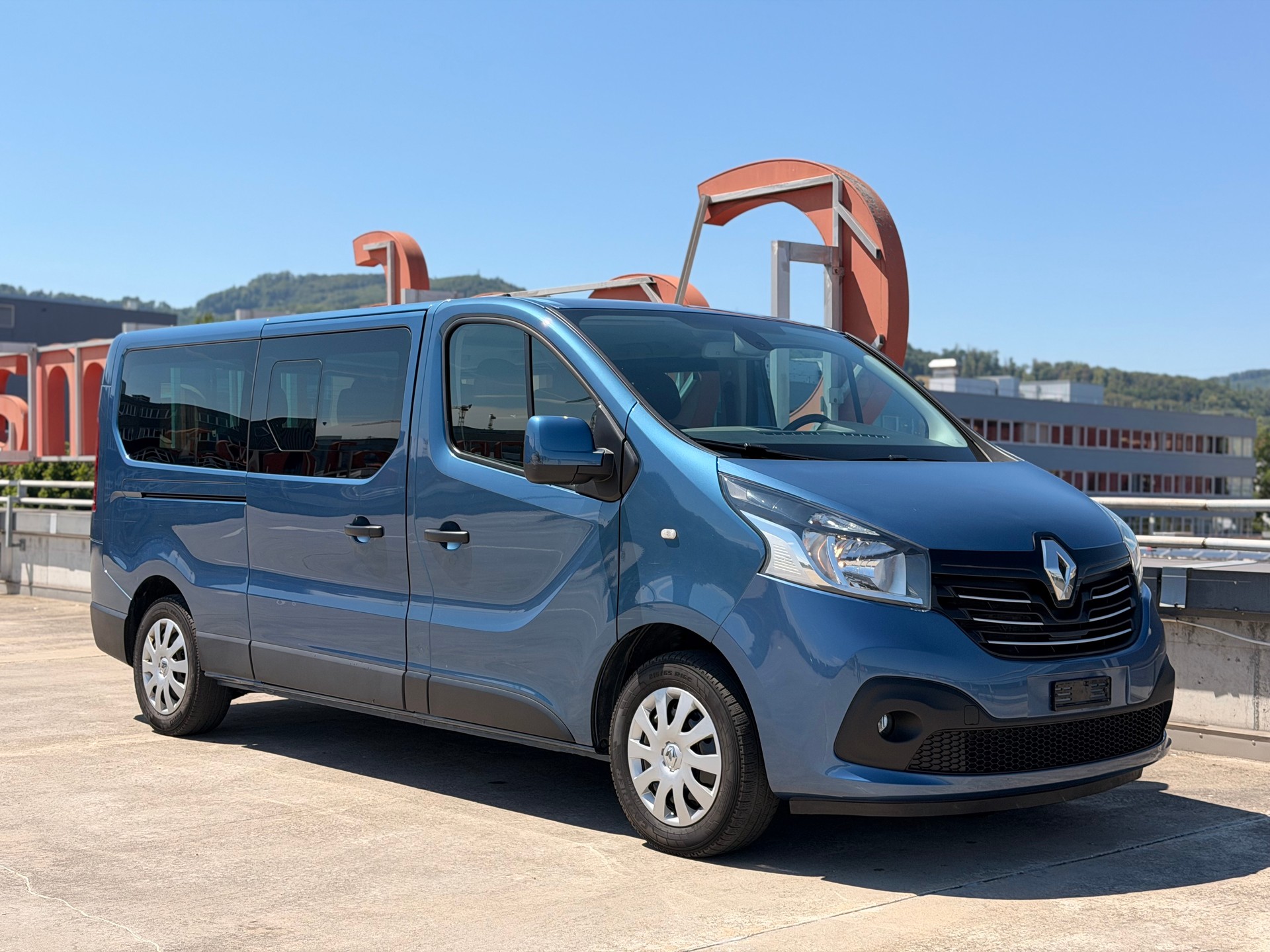 RENAULT Trafic ENERGY dCi 145 Grand Passenger Dynamique-image-1