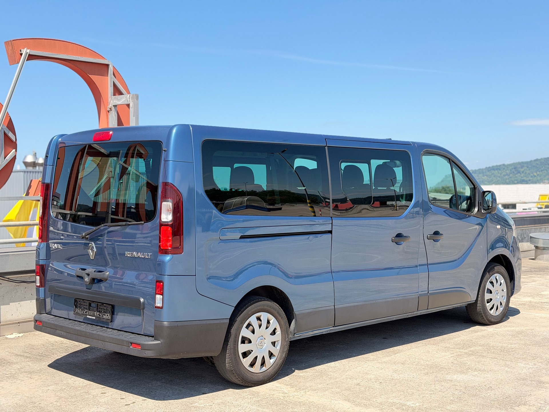 RENAULT Trafic ENERGY dCi 145 Grand Passenger Dynamique-image-3