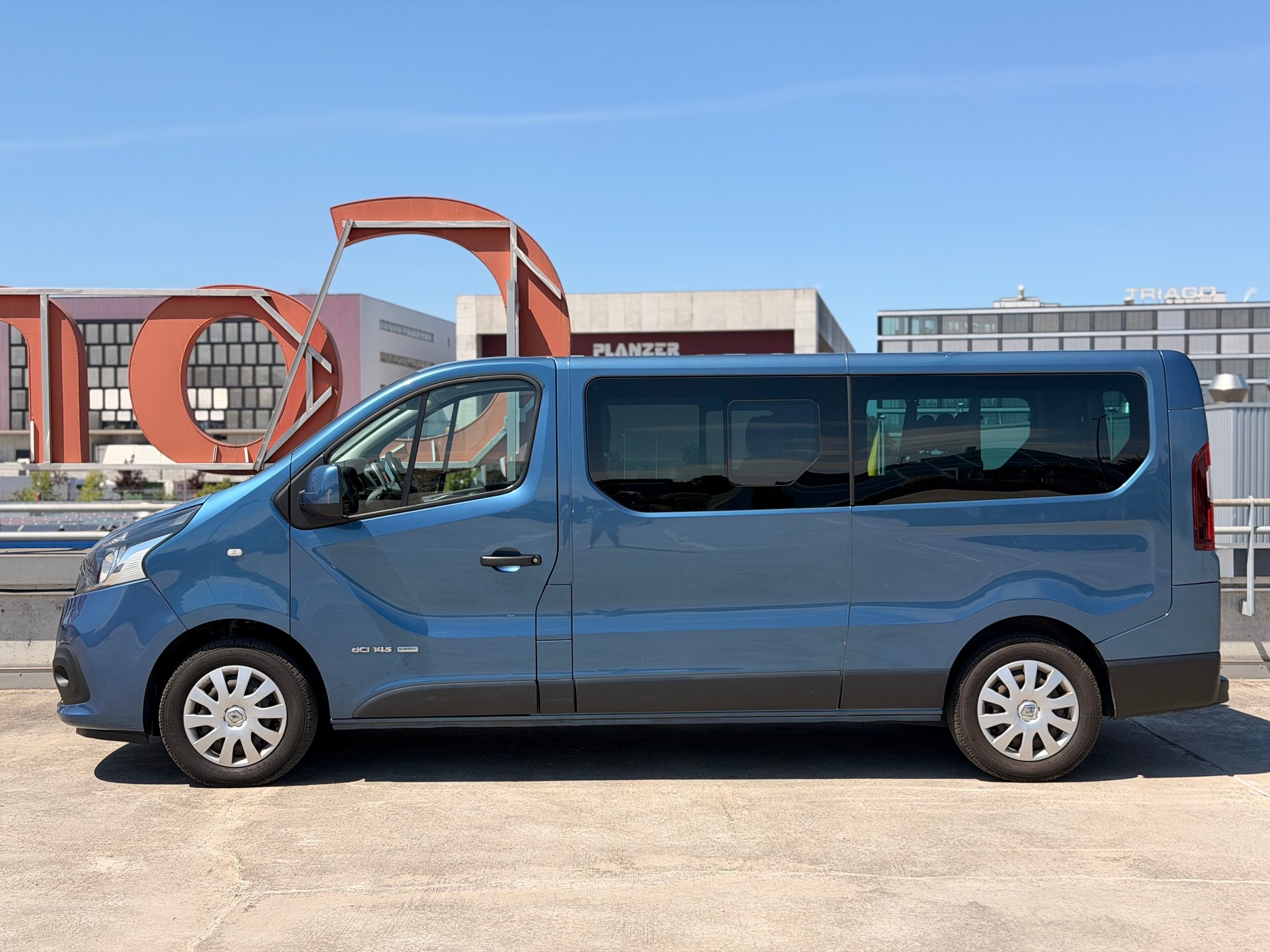 RENAULT Trafic ENERGY dCi 145 Grand Passenger Dynamique-image-5