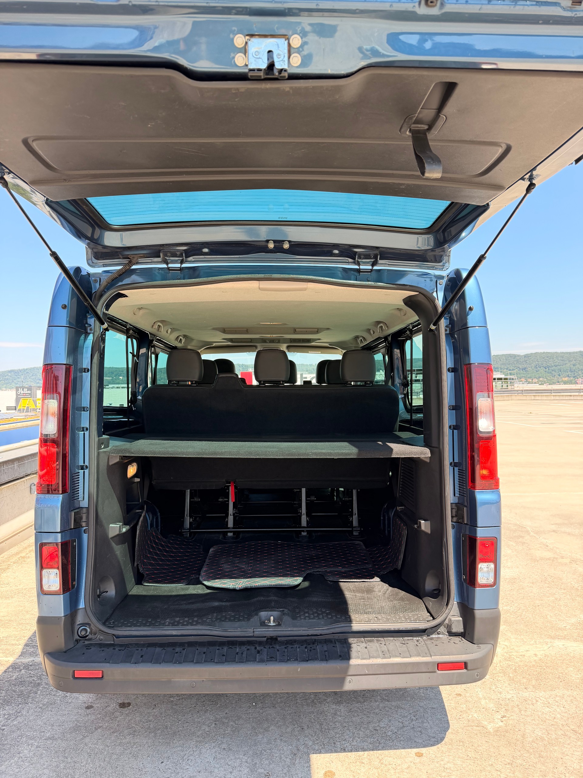 RENAULT Trafic ENERGY dCi 145 Grand Passenger Dynamique-image-7