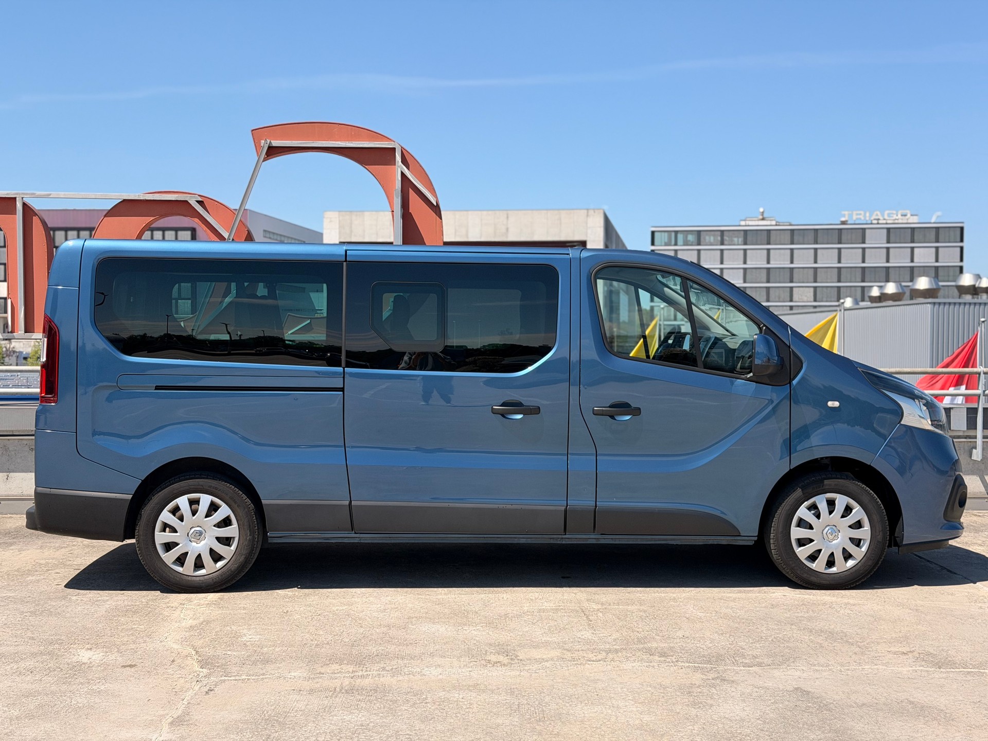 RENAULT Trafic ENERGY dCi 145 Grand Passenger Dynamique-image-2
