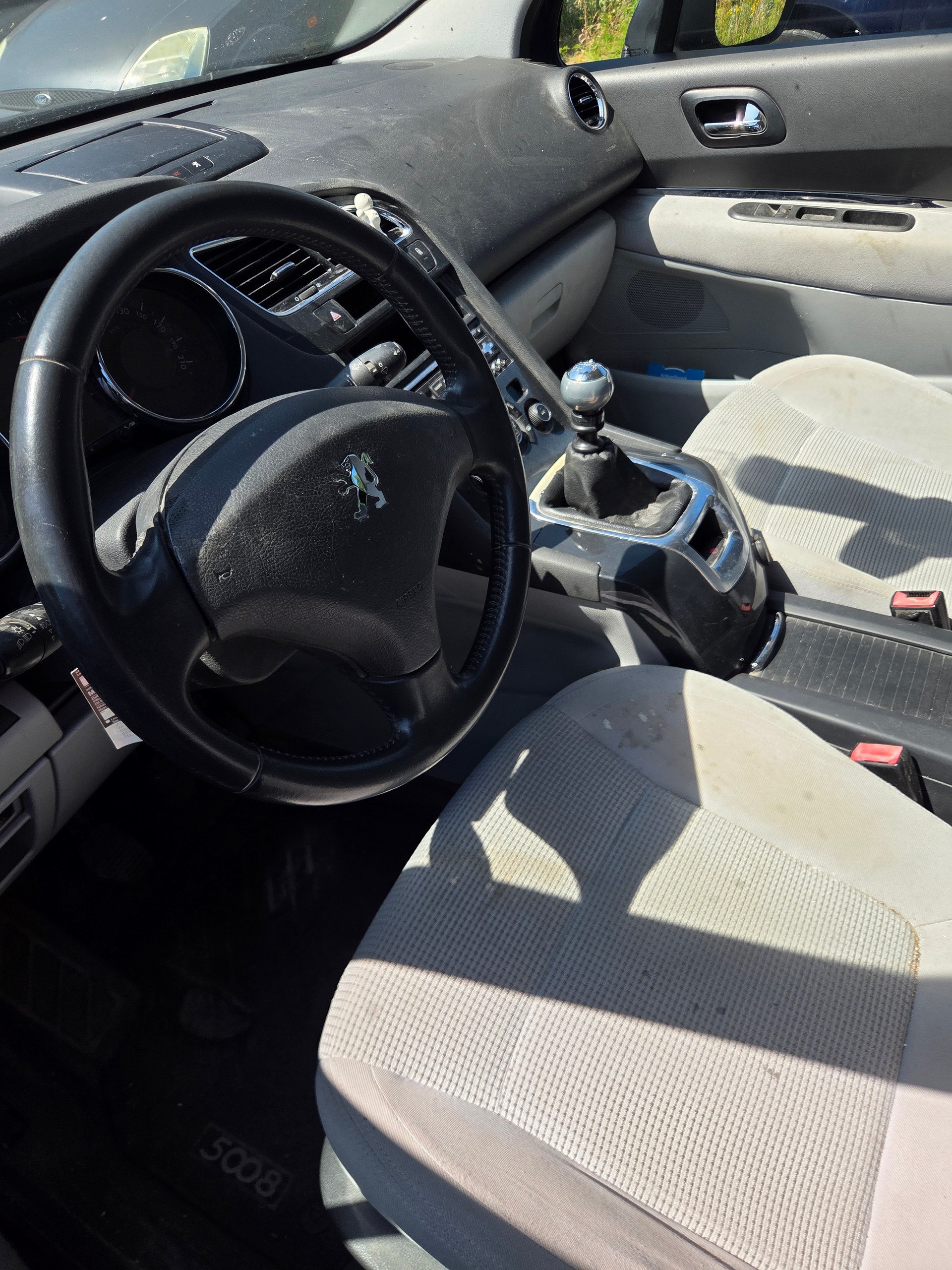 PEUGEOT 5008 2.0 HDI Business-image-8