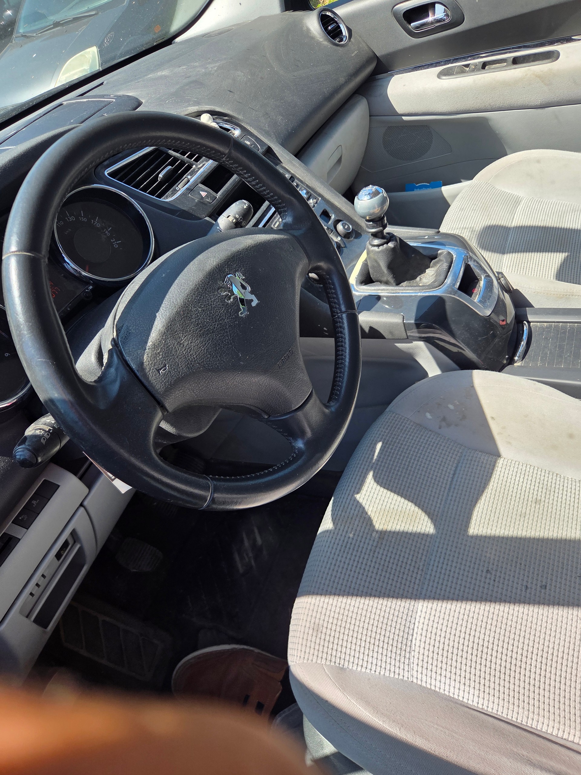PEUGEOT 5008 2.0 HDI Business-image-7