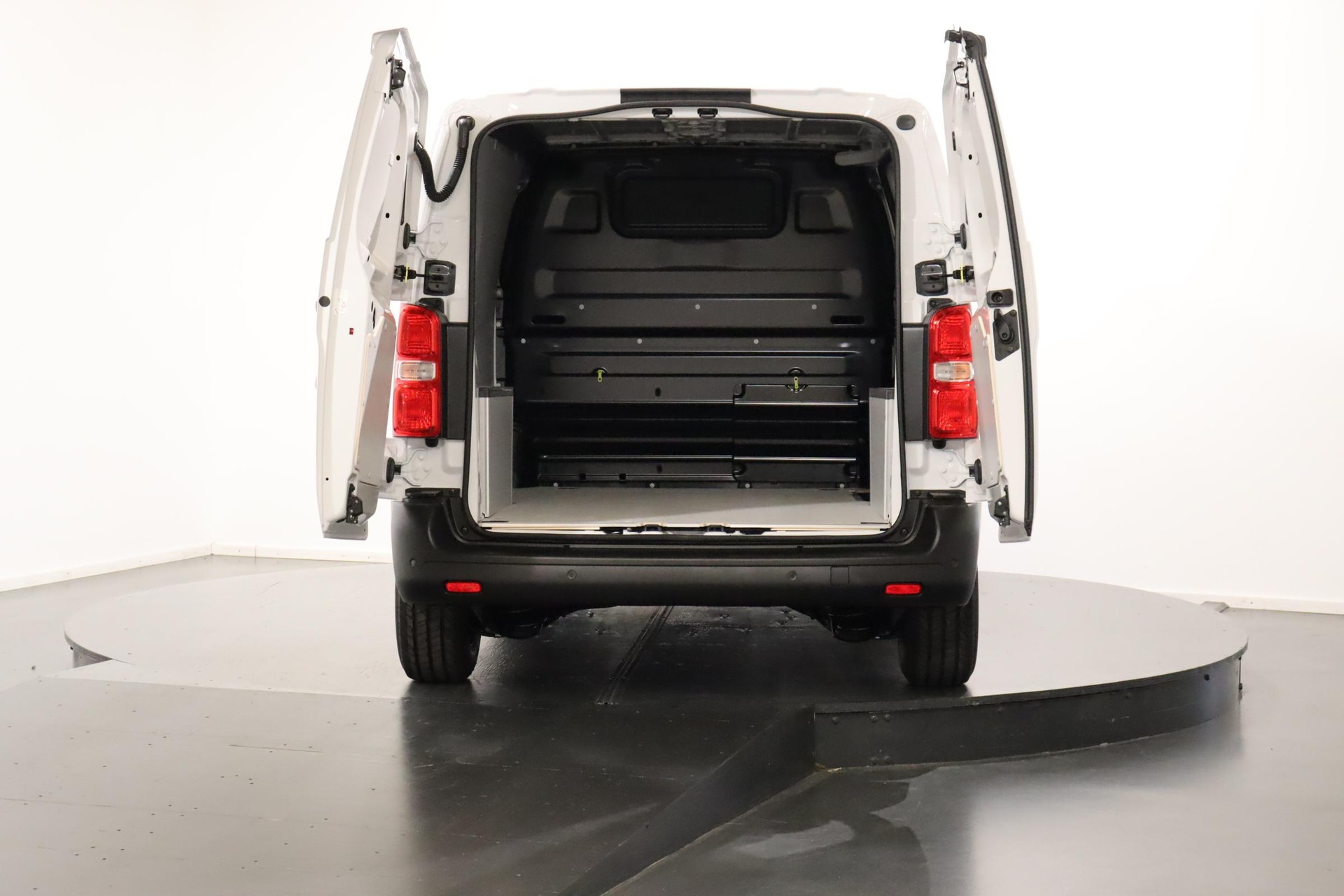 OPEL Vivaro Cargo 2.0 D 144 S/S-image-4