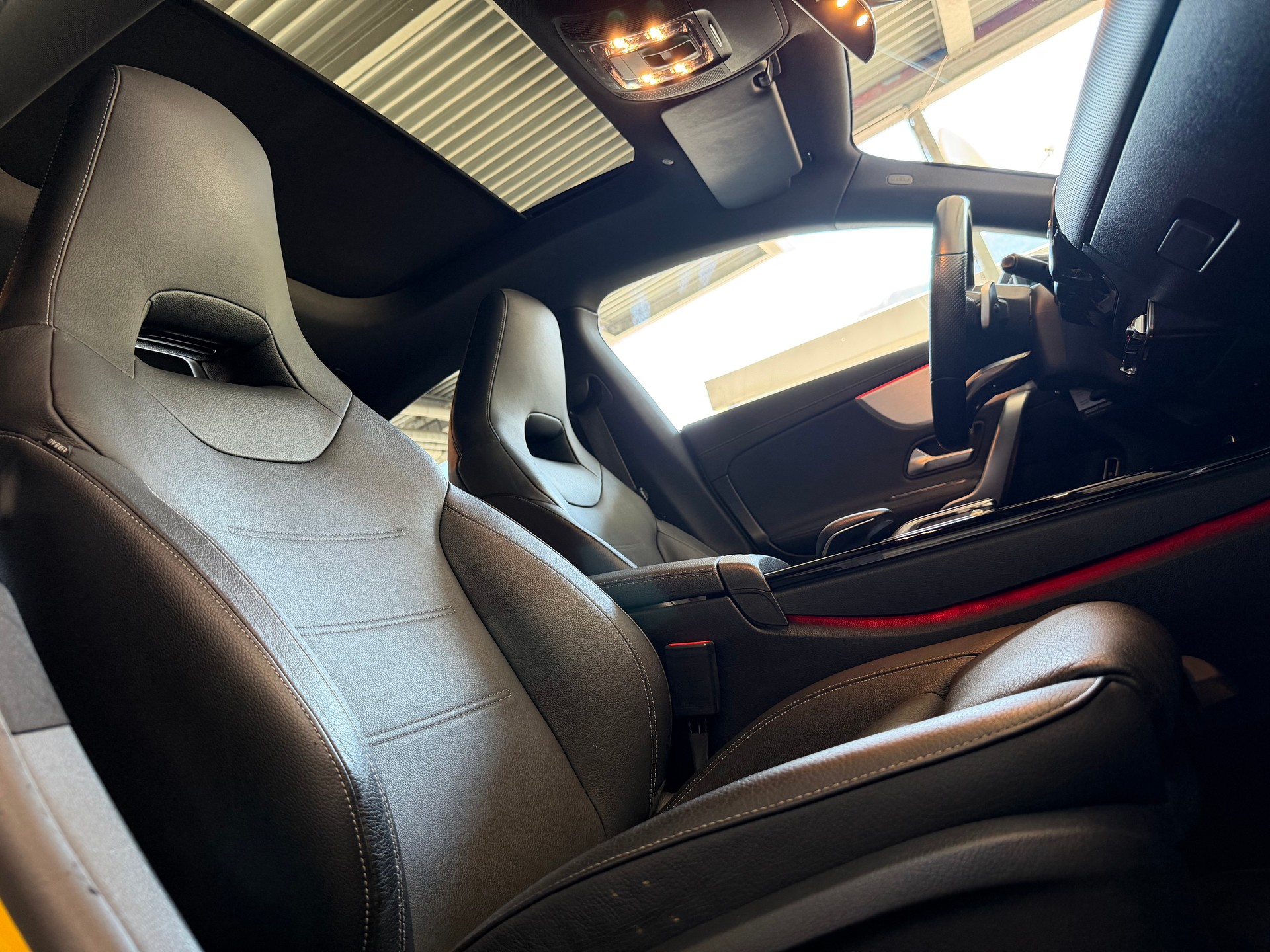 MERCEDES-BENZ CLA 250 4Matic AMG Line 7G-DCT *SONDERLACKIERUNG SUN-YELLOW*-image-24