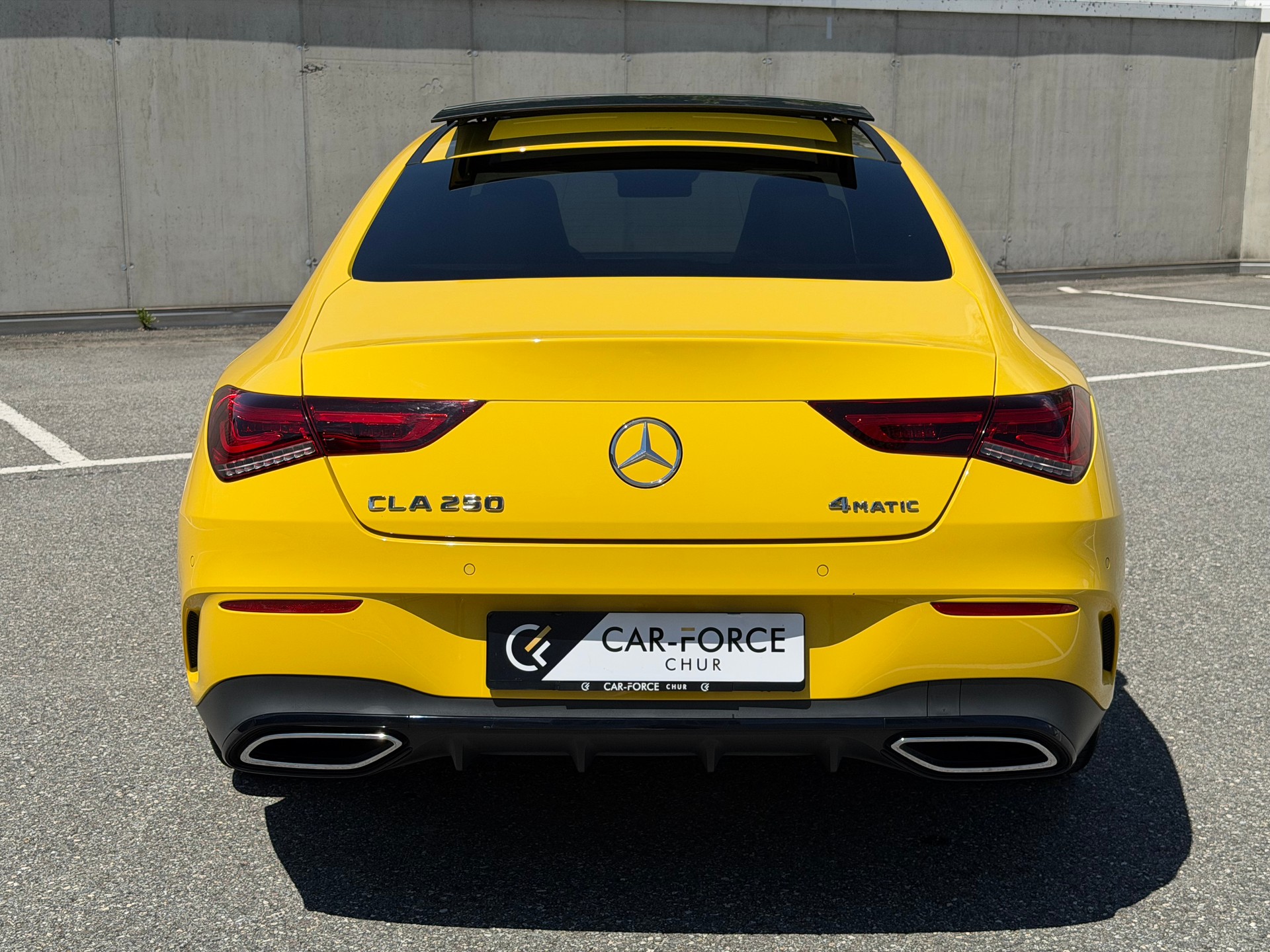 MERCEDES-BENZ CLA 250 4Matic AMG Line 7G-DCT *SONDERLACKIERUNG SUN-YELLOW*-image-4