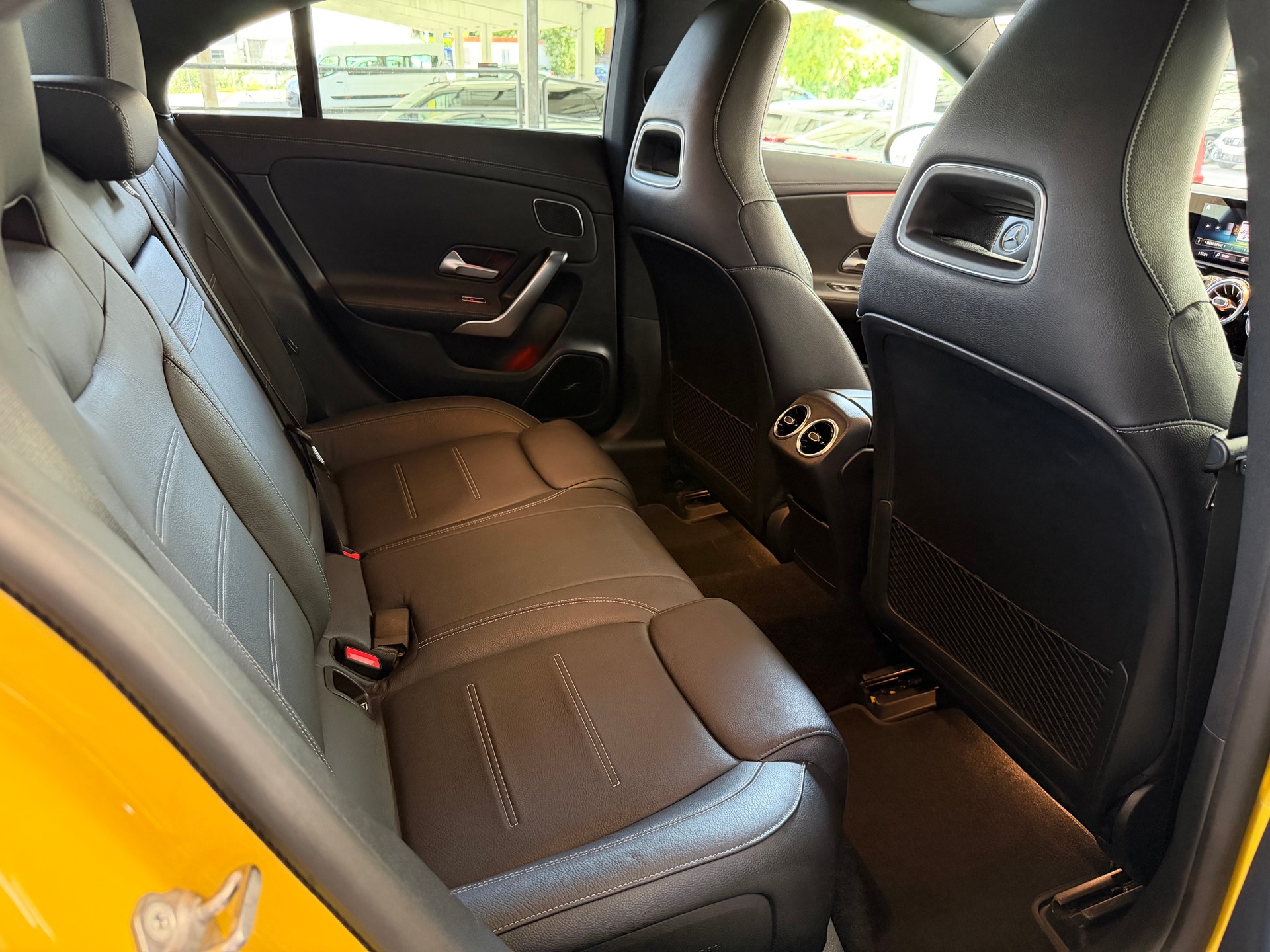 MERCEDES-BENZ CLA 250 4Matic AMG Line 7G-DCT *SONDERLACKIERUNG SUN-YELLOW*-image-19