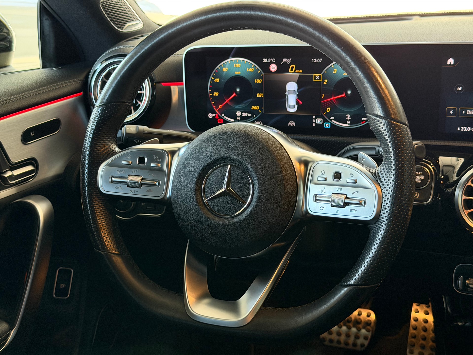 MERCEDES-BENZ CLA 250 4Matic AMG Line 7G-DCT *SONDERLACKIERUNG SUN-YELLOW*-image-21