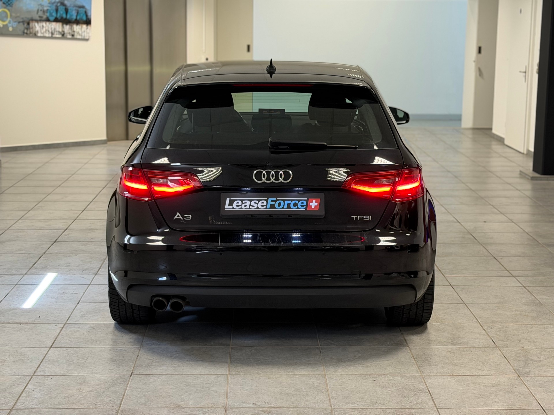 AUDI A3 Sportback 1.4 TFSI Ambition S-tronic-image-12