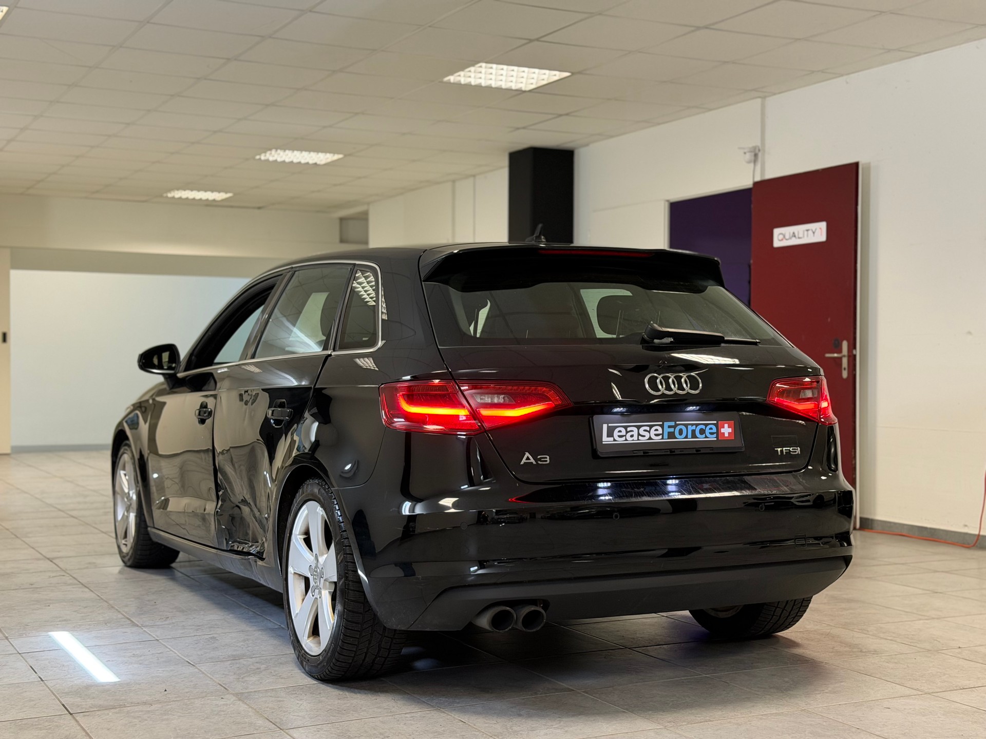 AUDI A3 Sportback 1.4 TFSI Ambition S-tronic-image-9